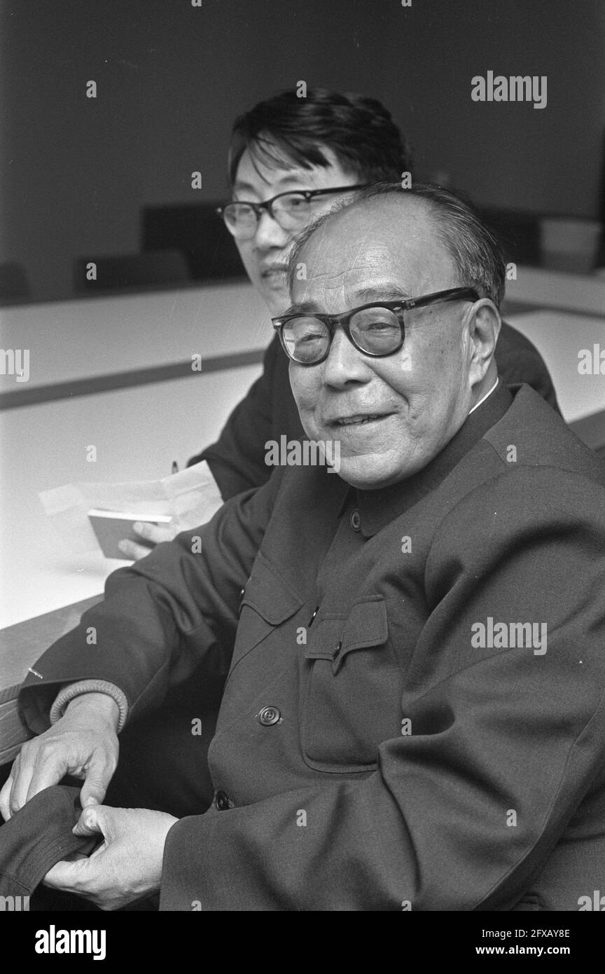 First ambassador of People's Republic of China to the Netherlands arrives at Schiphol, Ambassador Hao Te Ching (head), November 2, 1972, arrivals, ambassadors, The Netherlands, 20th century press agency photo, news to remember, documentary, historic photography 1945-1990, visual stories, human history of the Twentieth Century, capturing moments in time Stock Photo