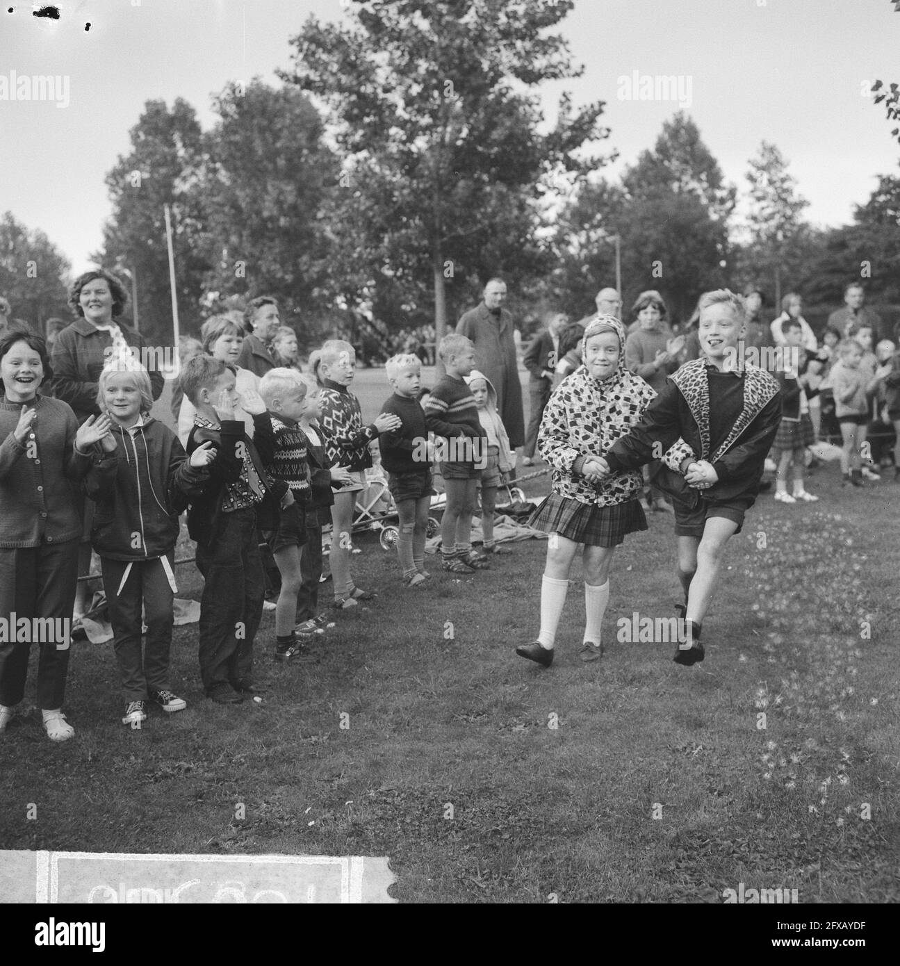 First Forest Day, with the forester tour of the forest, August 4, 1965, forests, foresters, tours, The Netherlands, 20th century press agency photo, news to remember, documentary, historic photography 1945-1990, visual stories, human history of the Twentieth Century, capturing moments in time Stock Photo