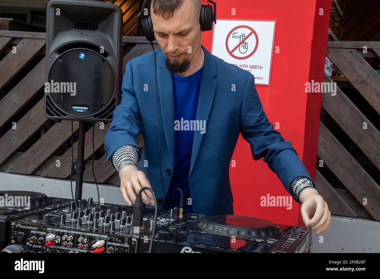 Dj Booth High Resolution Stock Photography And Images Alamy