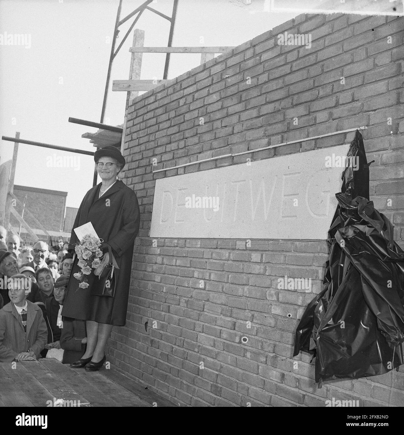 Foundation stone plaque hires stock photography and images Alamy