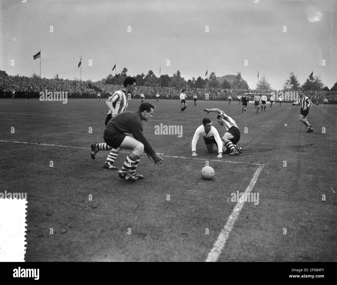 Game moment from a KNVB Cup match; Telstar against MVV: 1-0, 10 November  1973, cup matches, sports, soccer, The Netherlands, 20th century press  agency photo, news to remember, documentary, historic photography 1945-1990