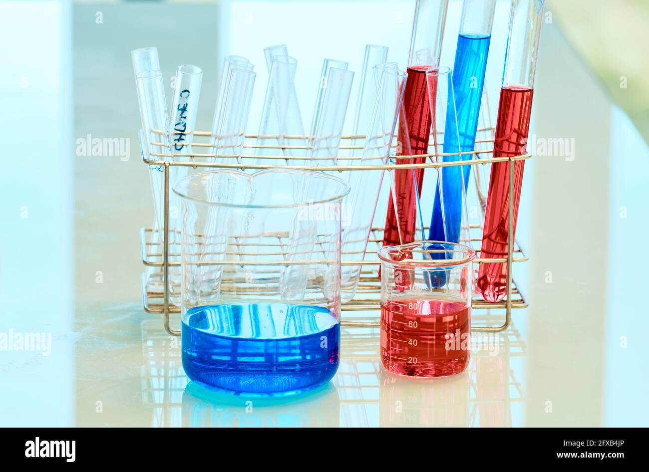 Liquids test tubes lab hi-res stock photography and images - Alamy