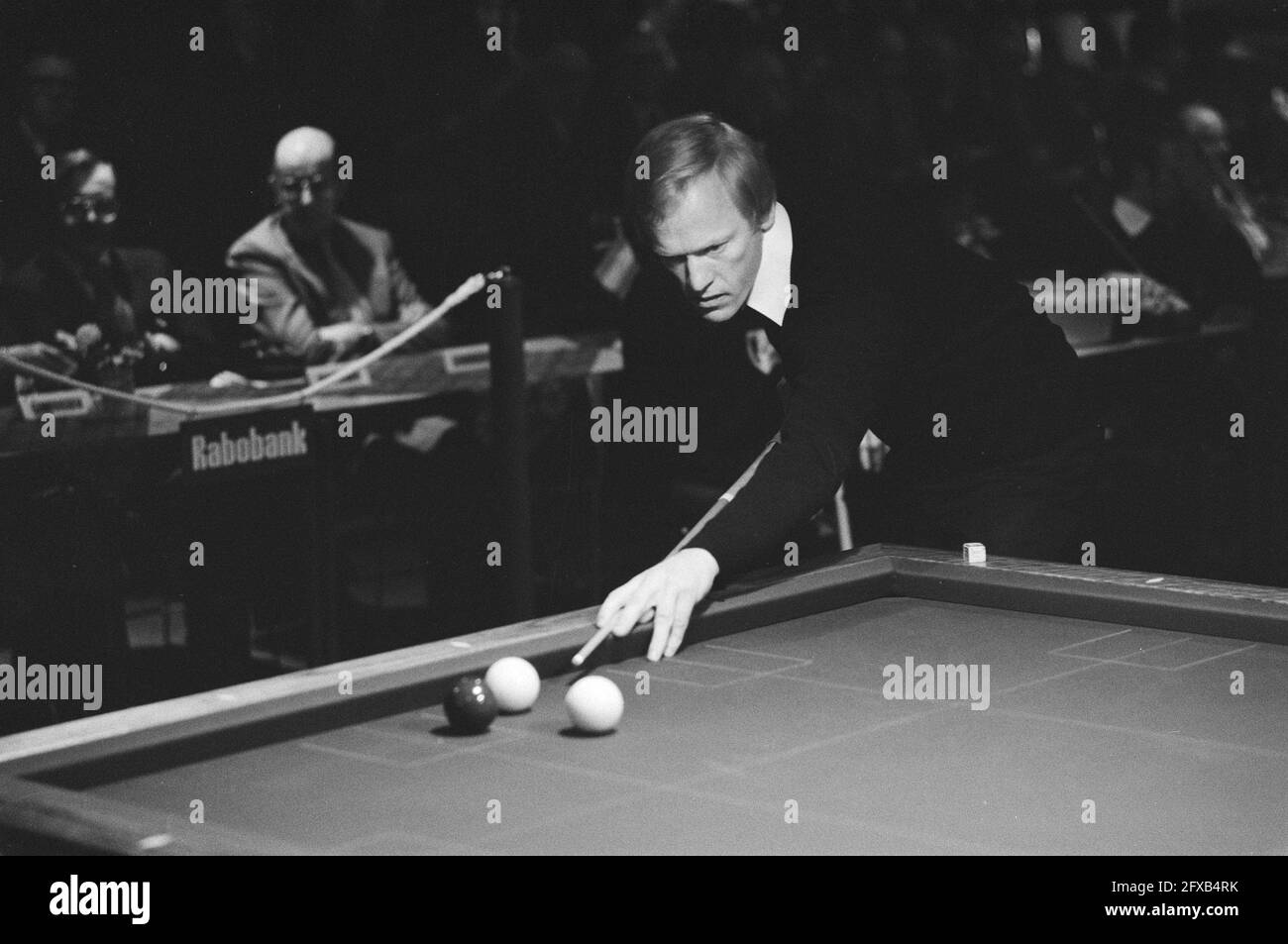 European Championship 47/1 billiards in Heeswijk Dinter, Vultink in action, December 16, 1977, BILJARTEN, The Netherlands, 20th century press agency photo, news to remember, documentary, historic photography 1945-1990, visual stories, human history of the Twentieth Century, capturing moments in time Stock Photo