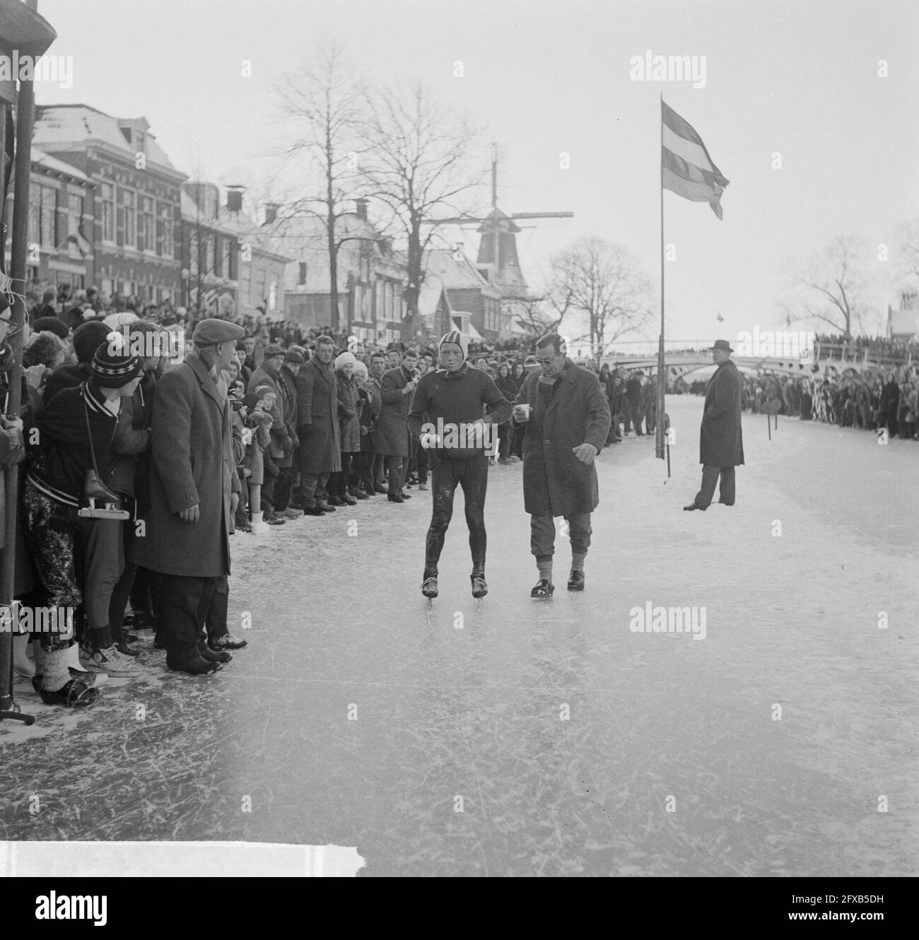 Elfstedentocht 1963, 18 January 1963, skating, sports, The Netherlands, 20th century press agency photo, news to remember, documentary, historic photography 1945-1990, visual stories, human history of the Twentieth Century, capturing moments in time Stock Photo