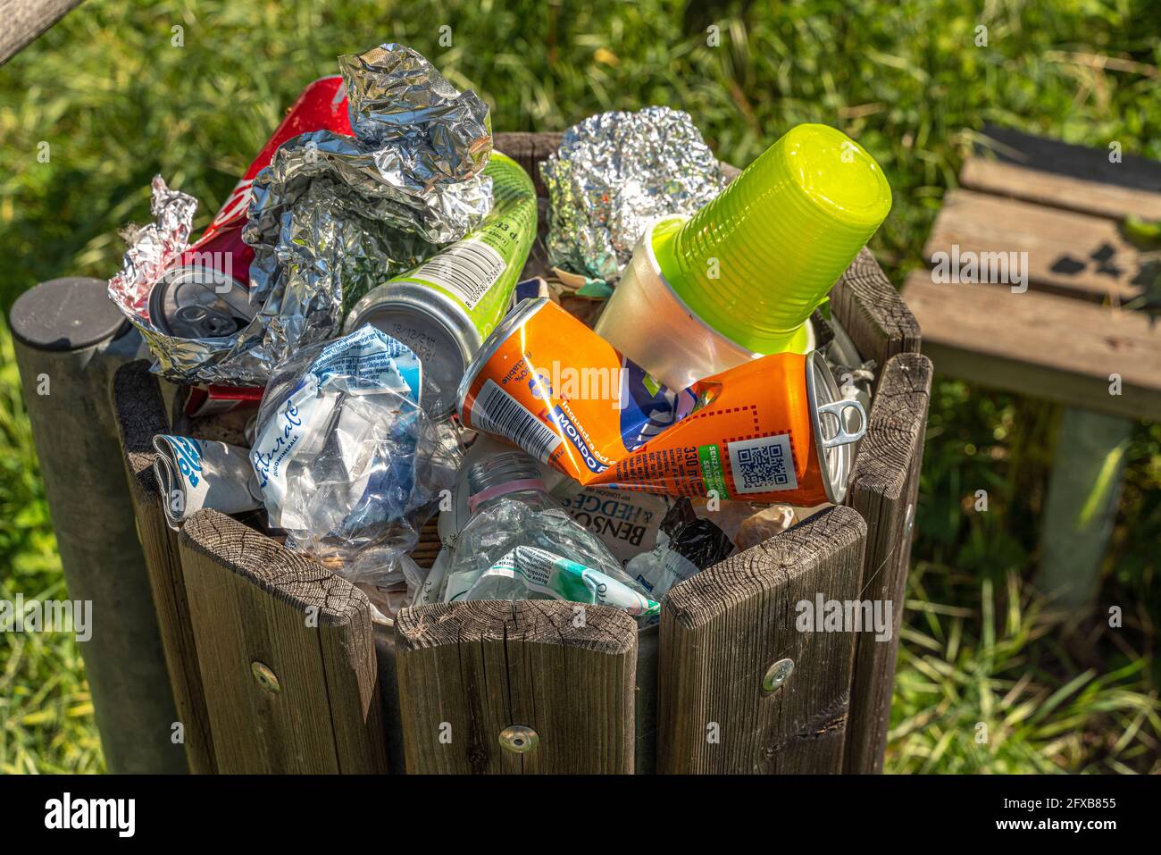 Soda cans hires stock photography and images Alamy