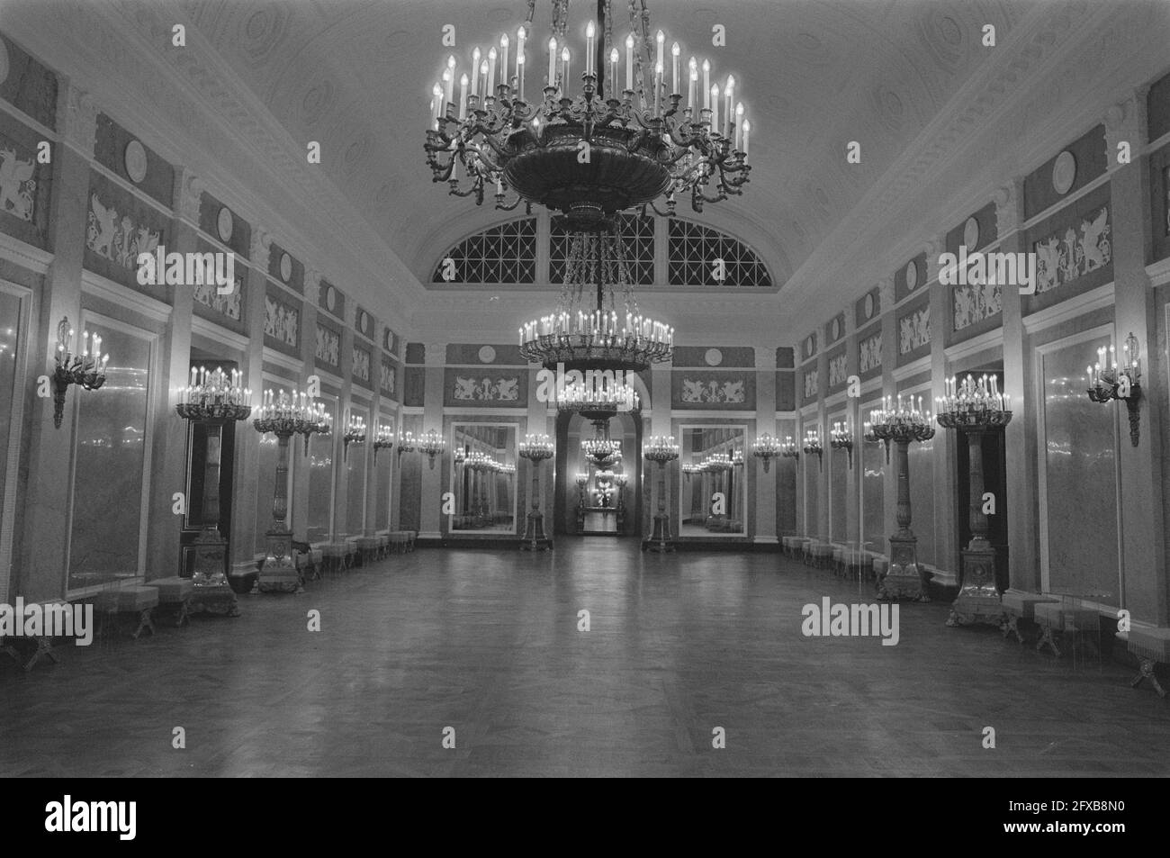 Interiors of restored Noordeinde Palace, interior Ballroom, September 7, 1984, palaces, The Netherlands, 20th century press agency photo, news to remember, documentary, historic photography 1945-1990, visual stories, human history of the Twentieth Century, capturing moments in time Stock Photo