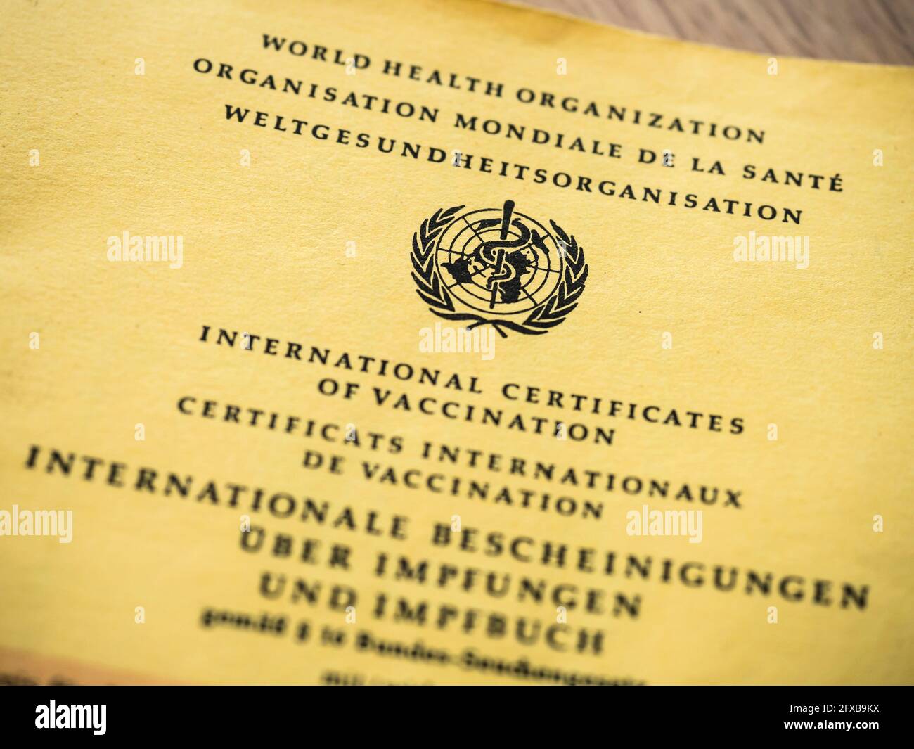 Yellow card vaccine hi-res stock photography and images - Alamy