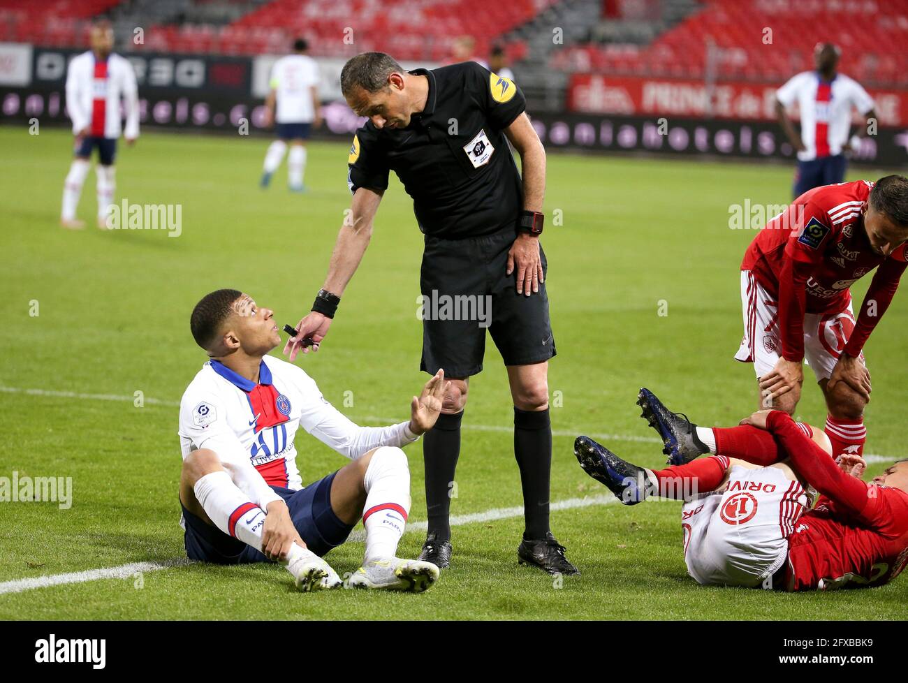 Kylian Mbappe Of Psg Referee Mikael Lesage During The French Championship Ligue 1 Football Match Between Stade Brestois 29 And Paris Saint Germain Psg On May 23 21 At Stade Francis Le Ble
