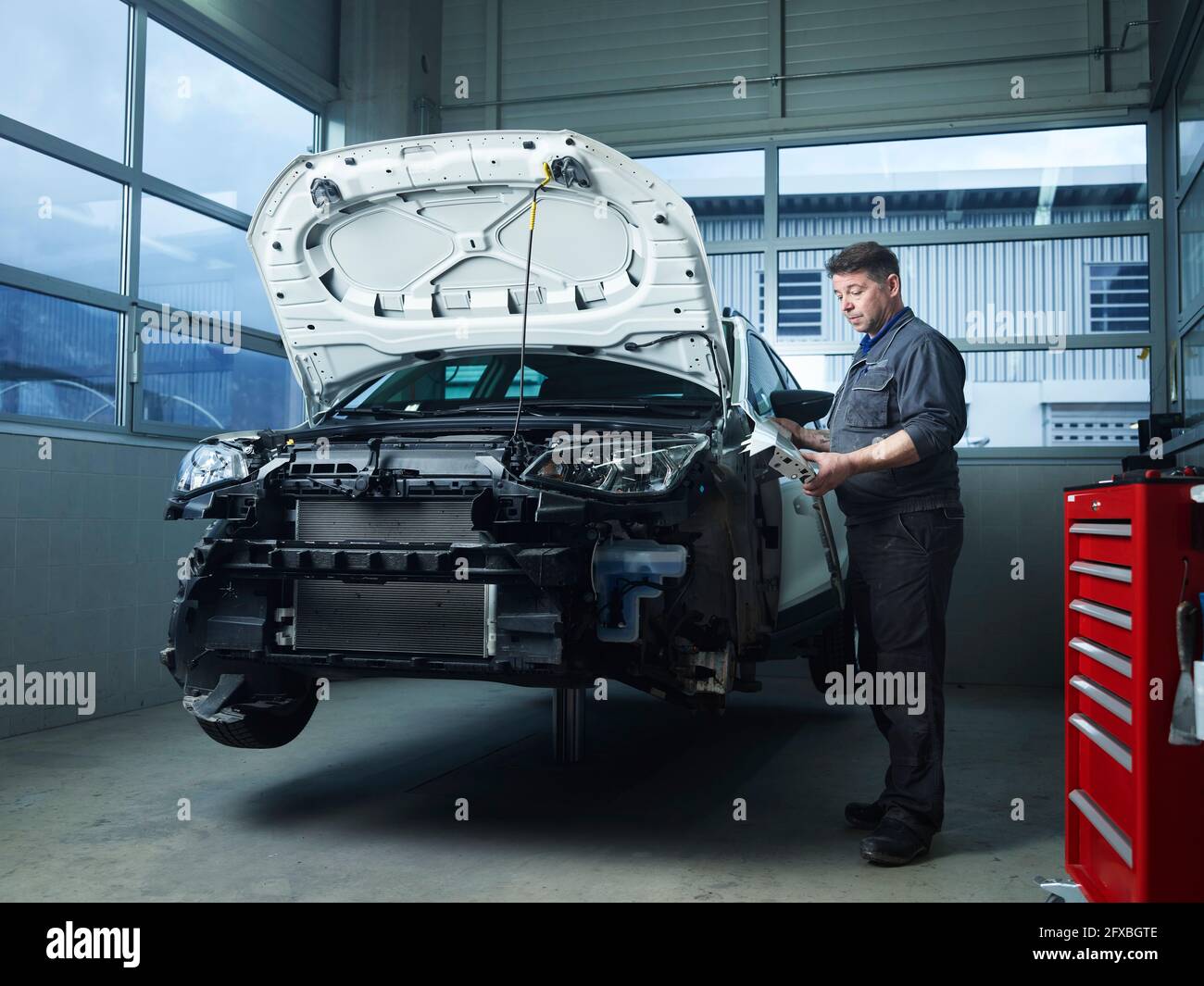 Auto parts shop hires stock photography and images Alamy