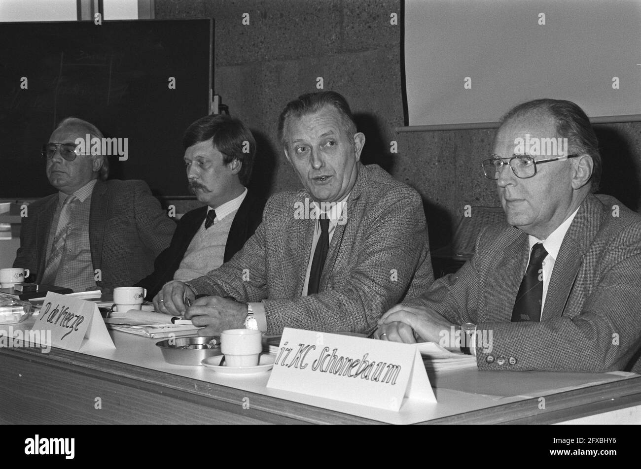 J. Bos (vice president for policy affairs), H. Dorreboom (spokesman), P.de  Vreeze (employee president) and ir. K. C. Schonebaum, November 16, 1981,  press conferences, The Netherlands, 20th century press agency photo, news