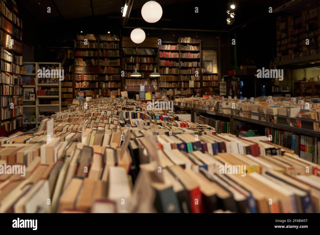 Library shelf arrangement hires stock photography and images Alamy