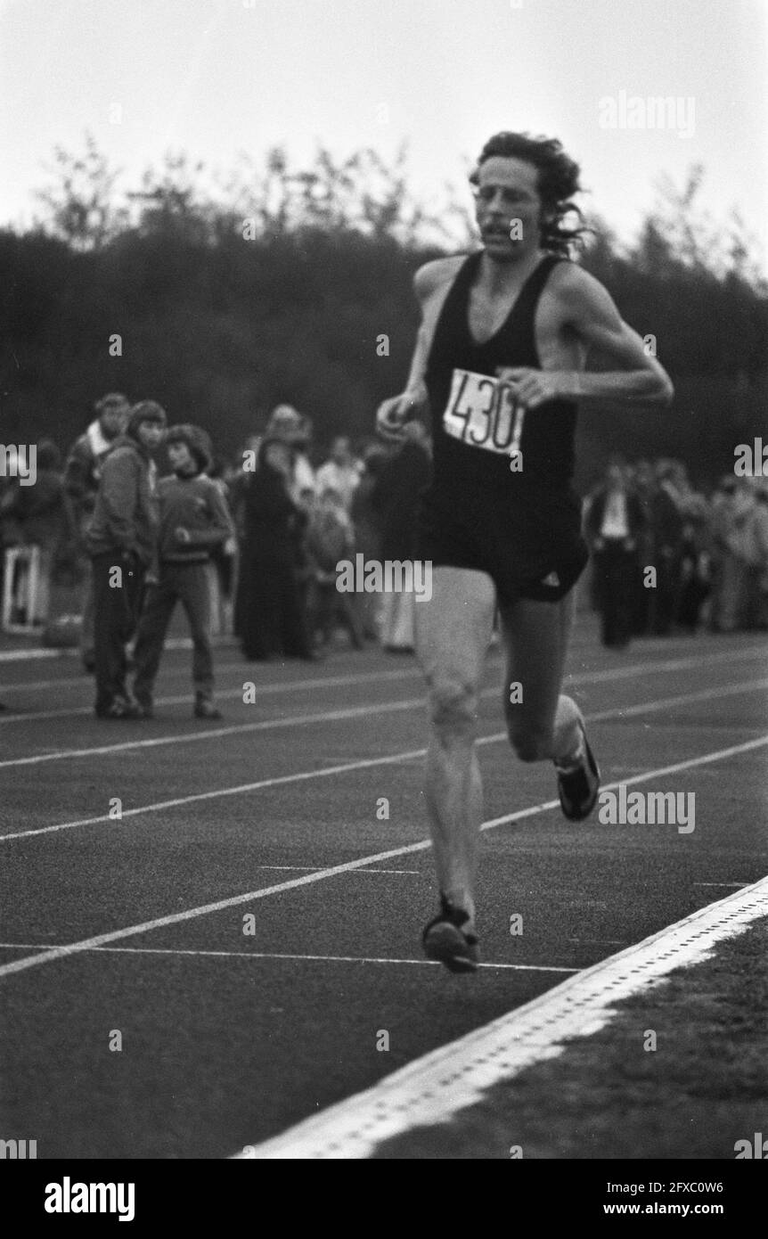 Jos hermens improves world record ten english miles Black and White