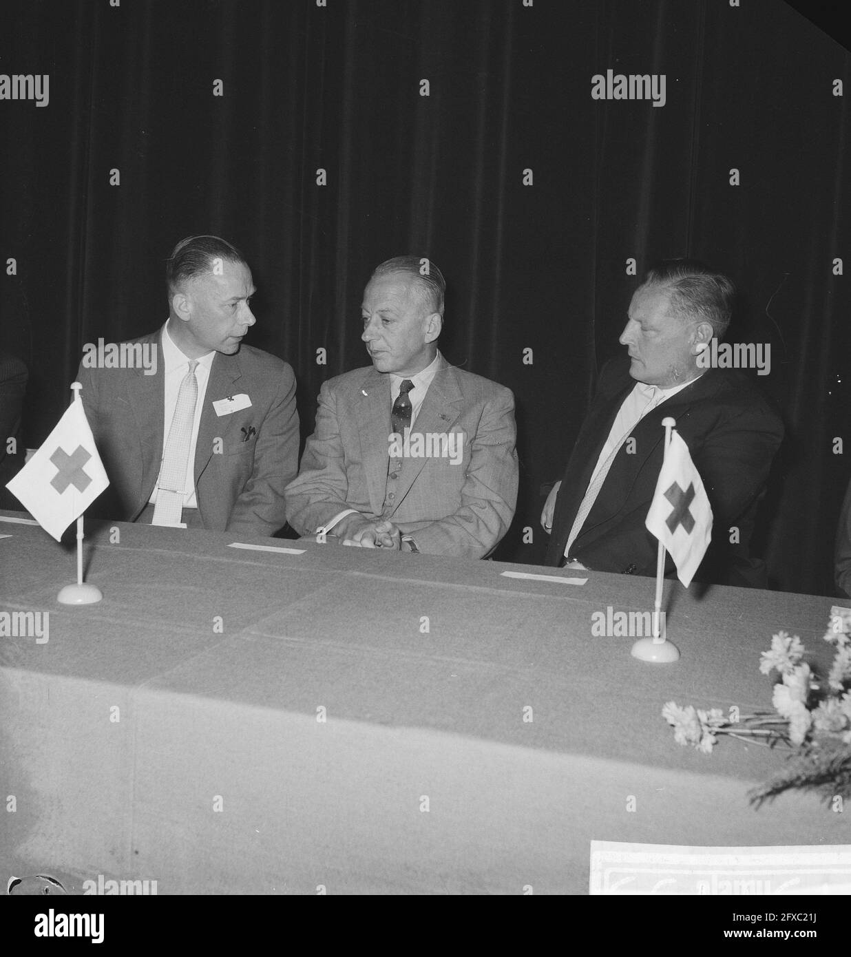 Jubilee 50 years Green Cross in Utrecht. Mr. De Ranitz, Dr. Navis and Mr. van Gelder, October 30, 1961, anniversaries, The Netherlands, 20th century press agency photo, news to remember, documentary, historic photography 1945-1990, visual stories, human history of the Twentieth Century, capturing moments in time Stock Photo
