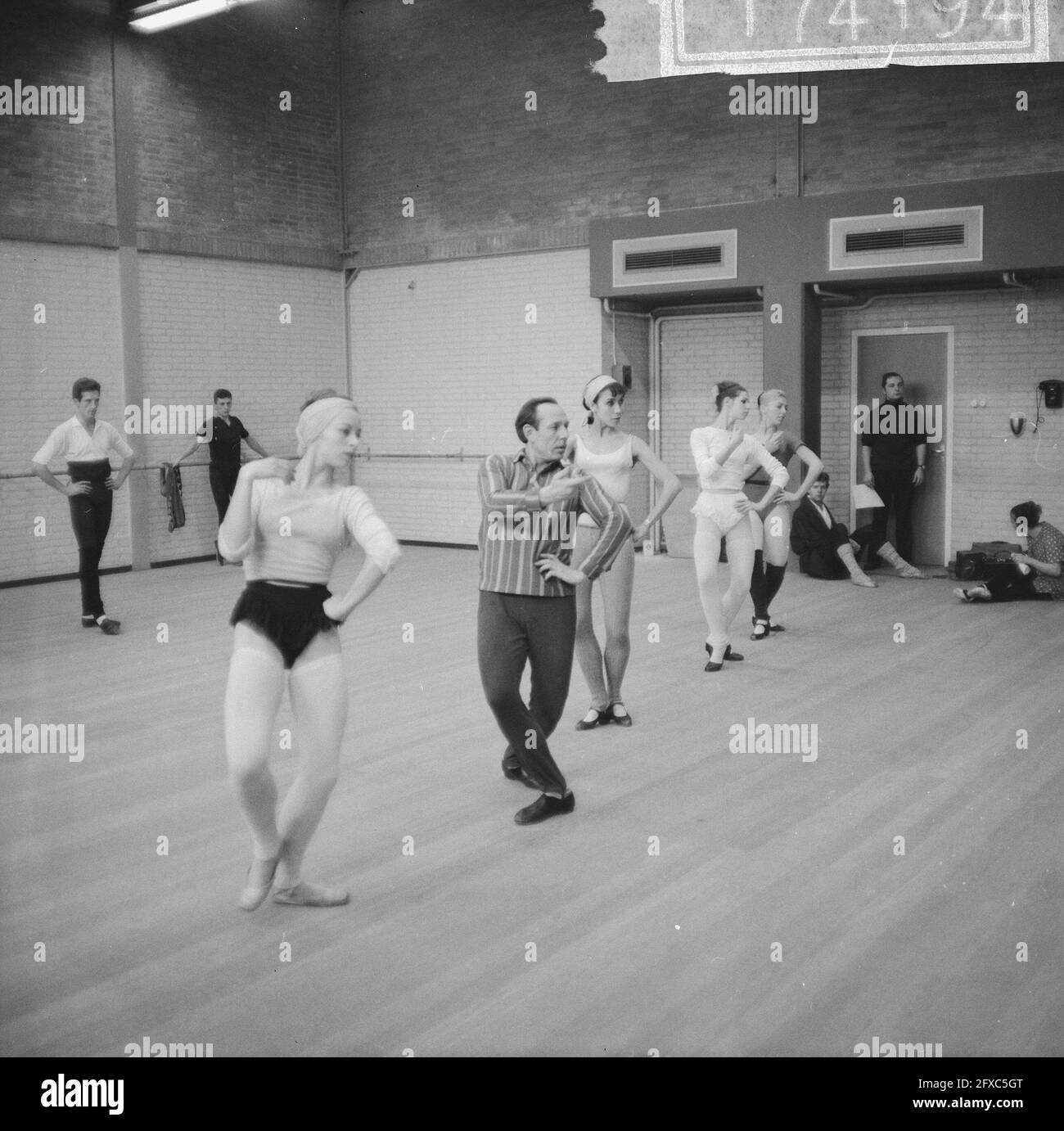 National Ballet rehearses under the direction of Igor Belsk, February 11, 1965, choreographers, The Netherlands, 20th century press agency photo, news to remember, documentary, historic photography 1945-1990, visual stories, human history of the Twentieth Century, capturing moments in time Stock Photo