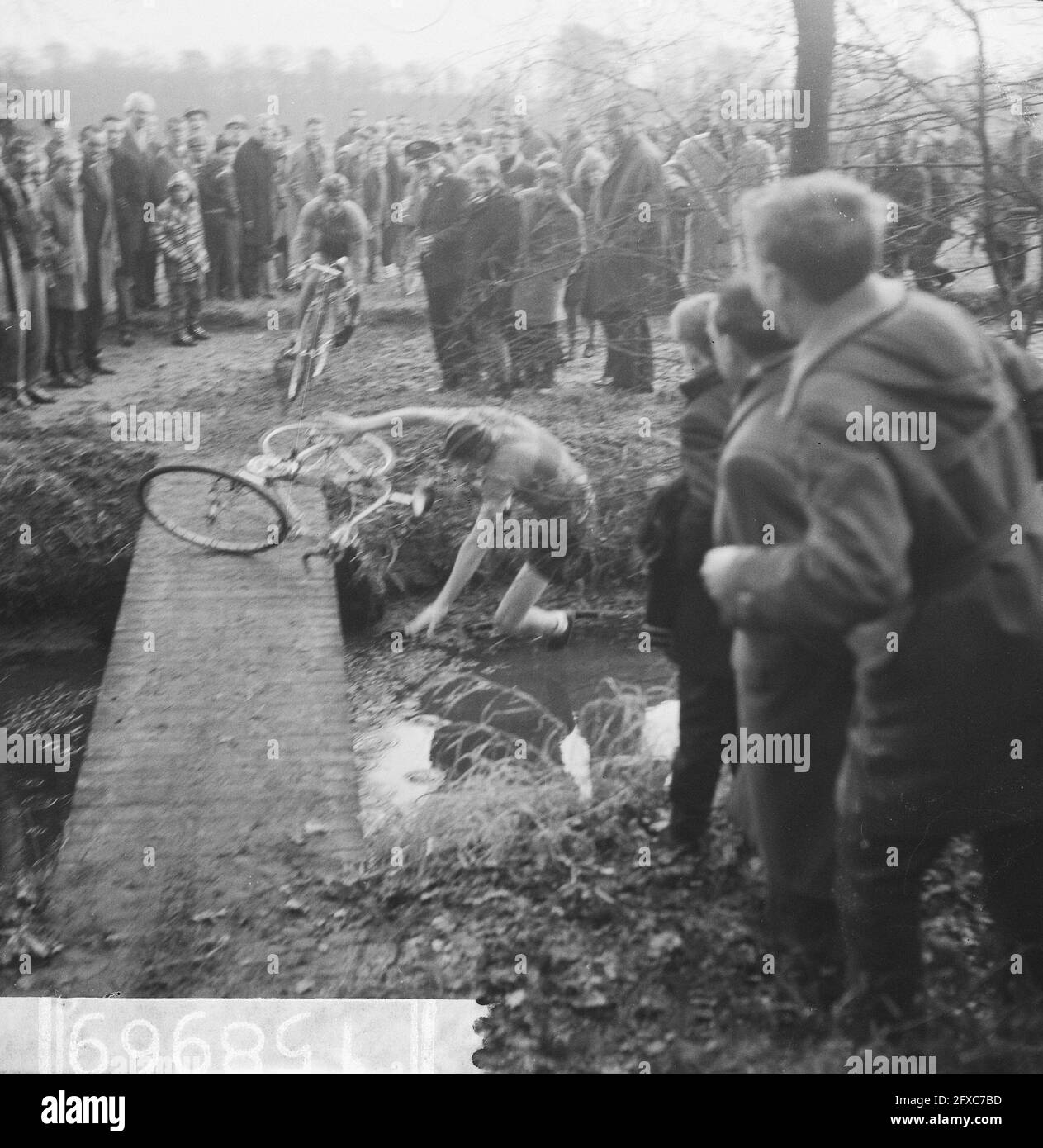 National Cycle Cross at sports park Duinhorst in Wassenaar Jaap Frakking from Naarden in action, January 1, 1964, actions, sports parks, bicycle racing, The Netherlands, 20th century press agency photo, news to remember, documentary, historic photography 1945-1990, visual stories, human history of the Twentieth Century, capturing moments in time Stock Photo