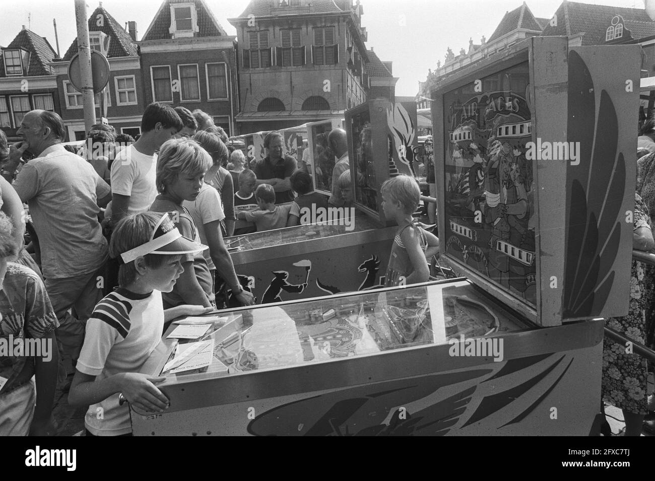 Pinball machines hires stock photography and images Alamy