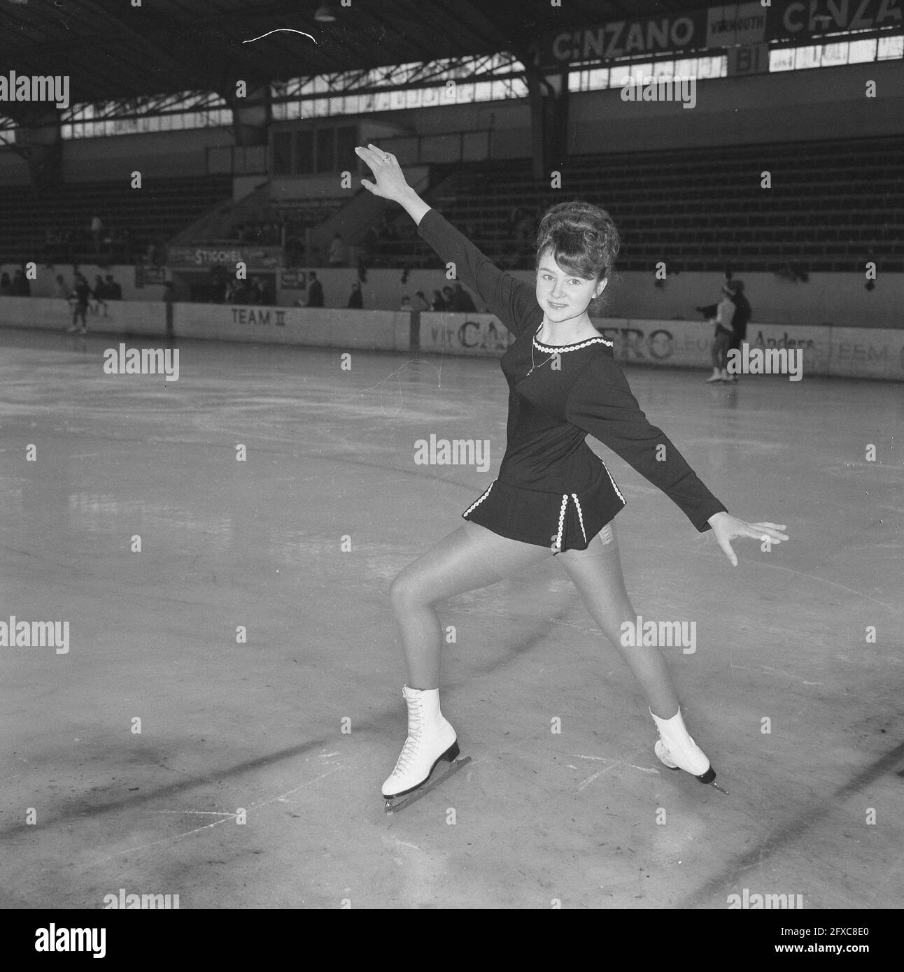 National Championships figure skating 1965, Anneke Heijt in action, March  17, 1965, CHAMPIONSHIPS, figure skating, The Netherlands, 20th century  press agency photo, news to remember, documentary, historic photography  1945-1990, visual stories, human
