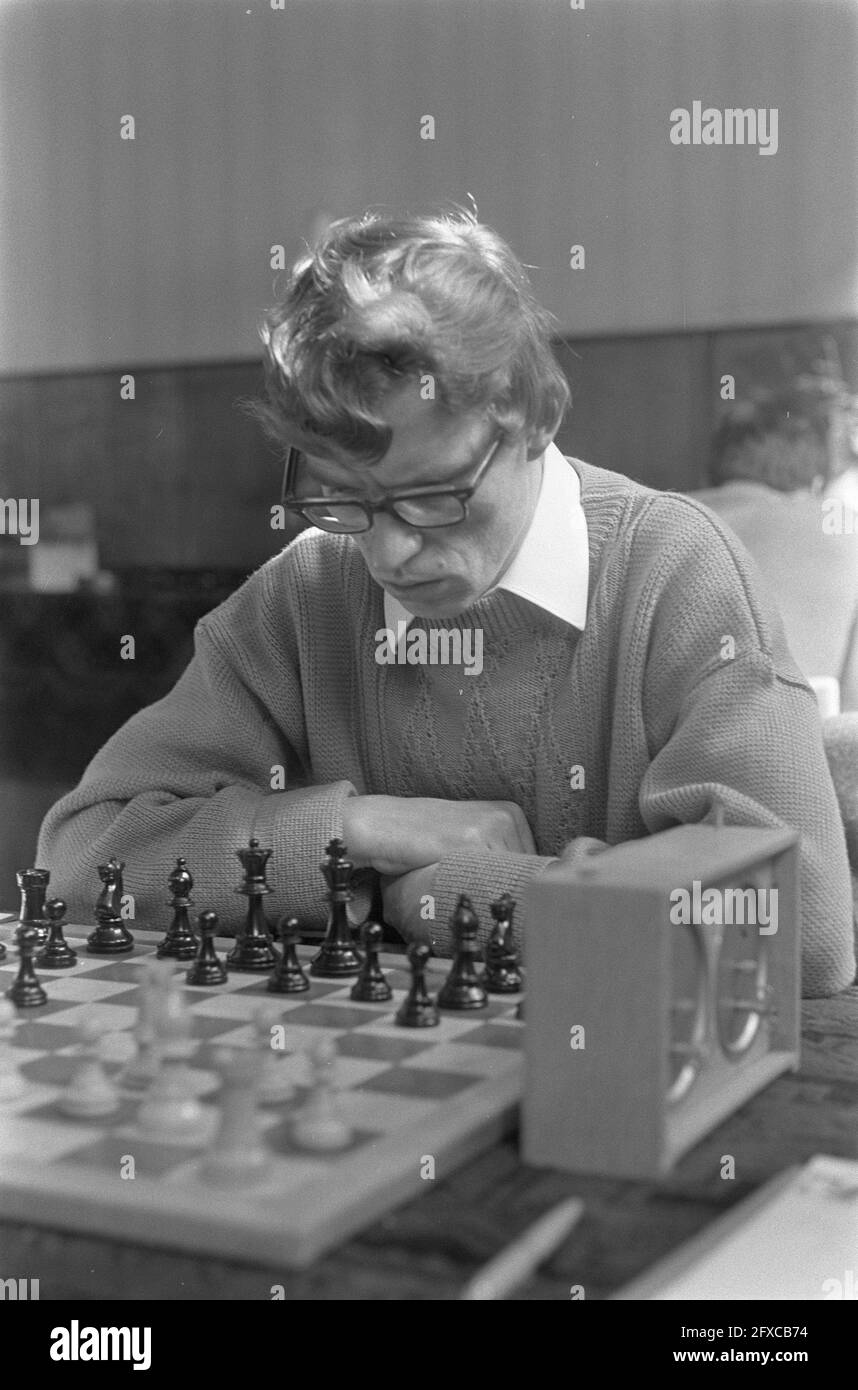 National chess championships in Leeuwarden nr. 23, 24: van Baarle, nr. 25, 26: Kuijpers, 8 April 1969, chess, The Netherlands, 20th century press agency photo, news to remember, documentary, historic photography 1945-1990, visual stories, human history of the Twentieth Century, capturing moments in time Stock Photo