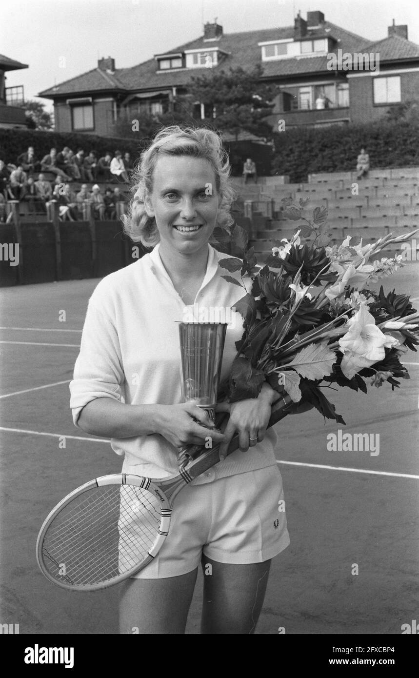 National Tennis Championships. Mrs. Baars, August 17, 1961, championships, tennis, The Netherlands, 20th century press agency photo, news to remember, documentary, historic photography 1945-1990, visual stories, human history of the Twentieth Century, capturing moments in time Stock Photo