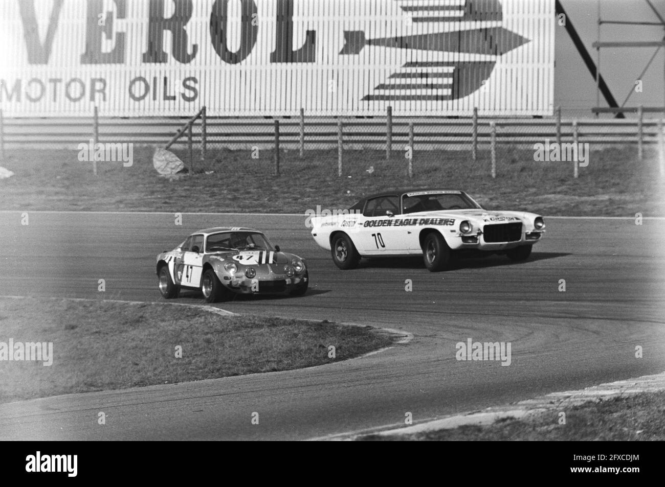 Opening races at Zandvoort; Cleutjens with Renault Alpine (left) and Slotemakers with Chevrolet Camaro (right), March 28, 1976, auto races, The Netherlands, 20th century press agency photo, news to remember, documentary, historic photography 1945-1990, visual stories, human history of the Twentieth Century, capturing moments in time Stock Photo
