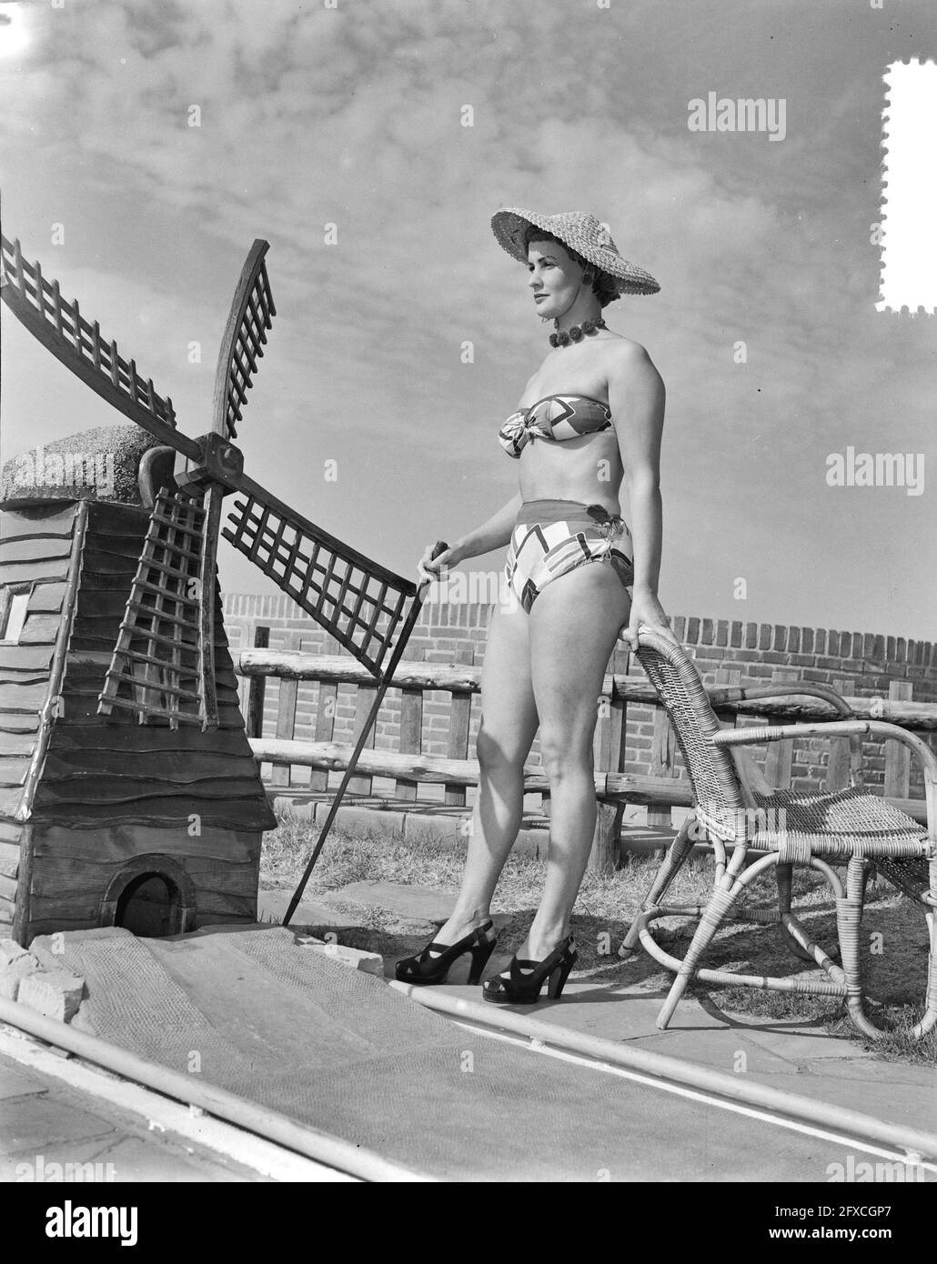 Recordings Bathing Beauties Black And White Stock Photos Images Alamy recordings-bathing-beauties-black-and-white-stock-photos-images-alamy