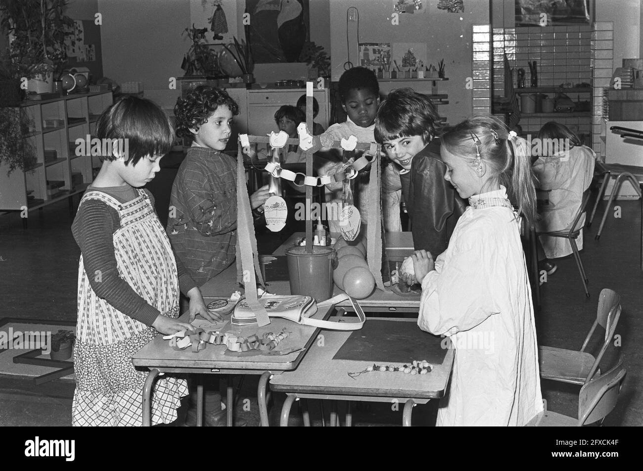 Montessori kindergarten de blauwe distel amsterdam busy decorati hi-res