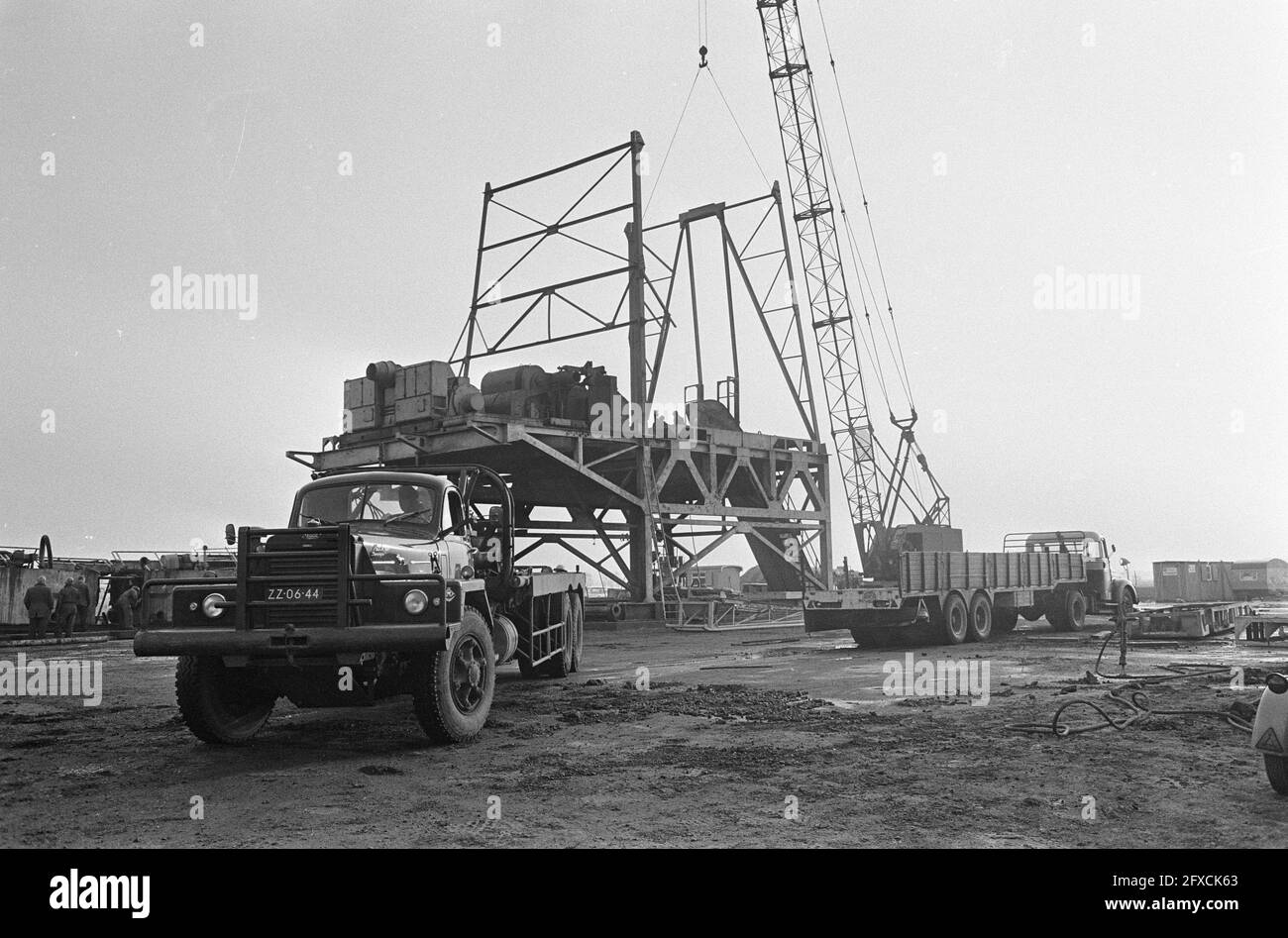 Drilling operation Black and White Stock Photos & Images - Alamy