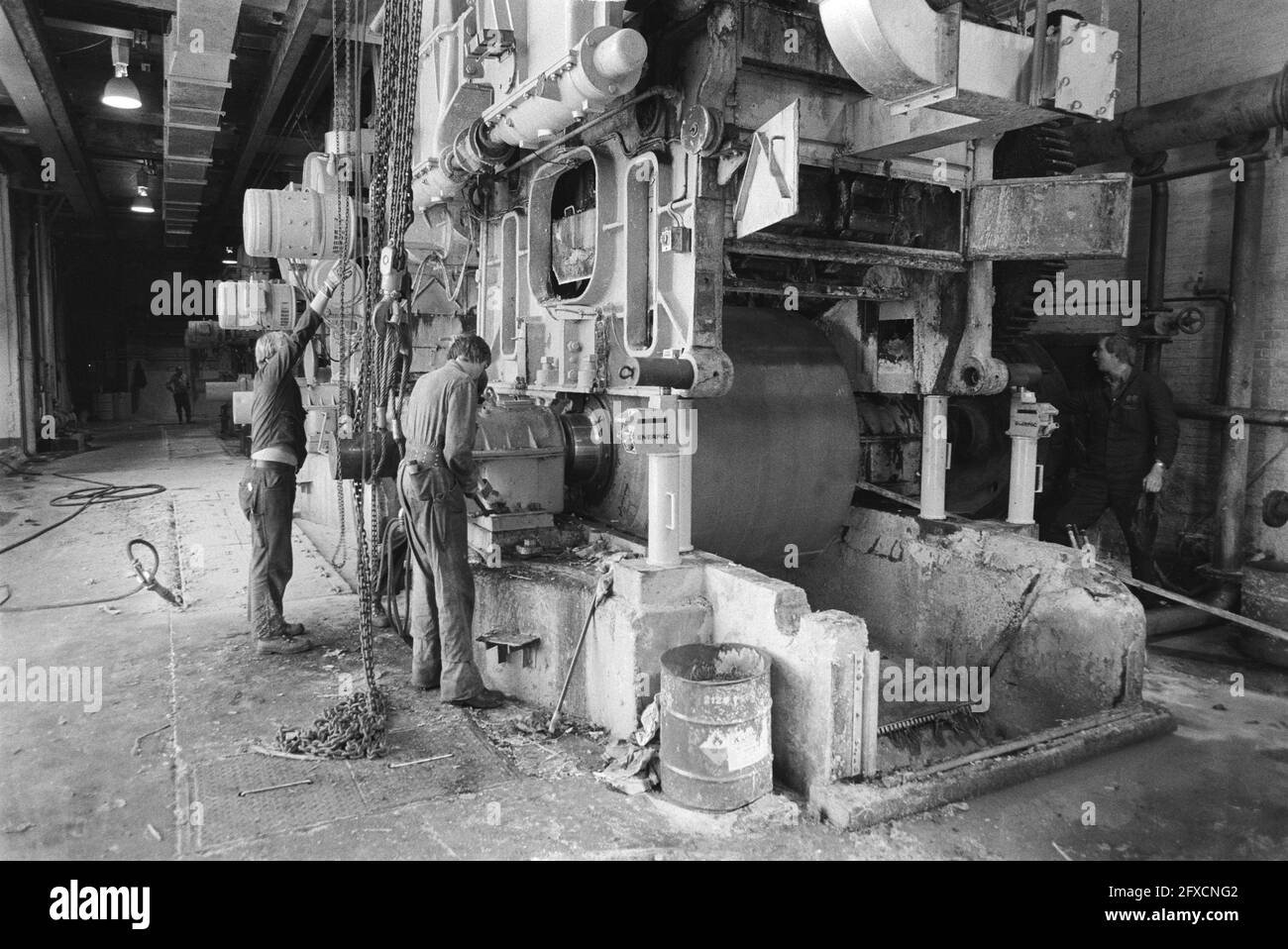 Paper mills 1980 hi-res stock photography and images - Alamy