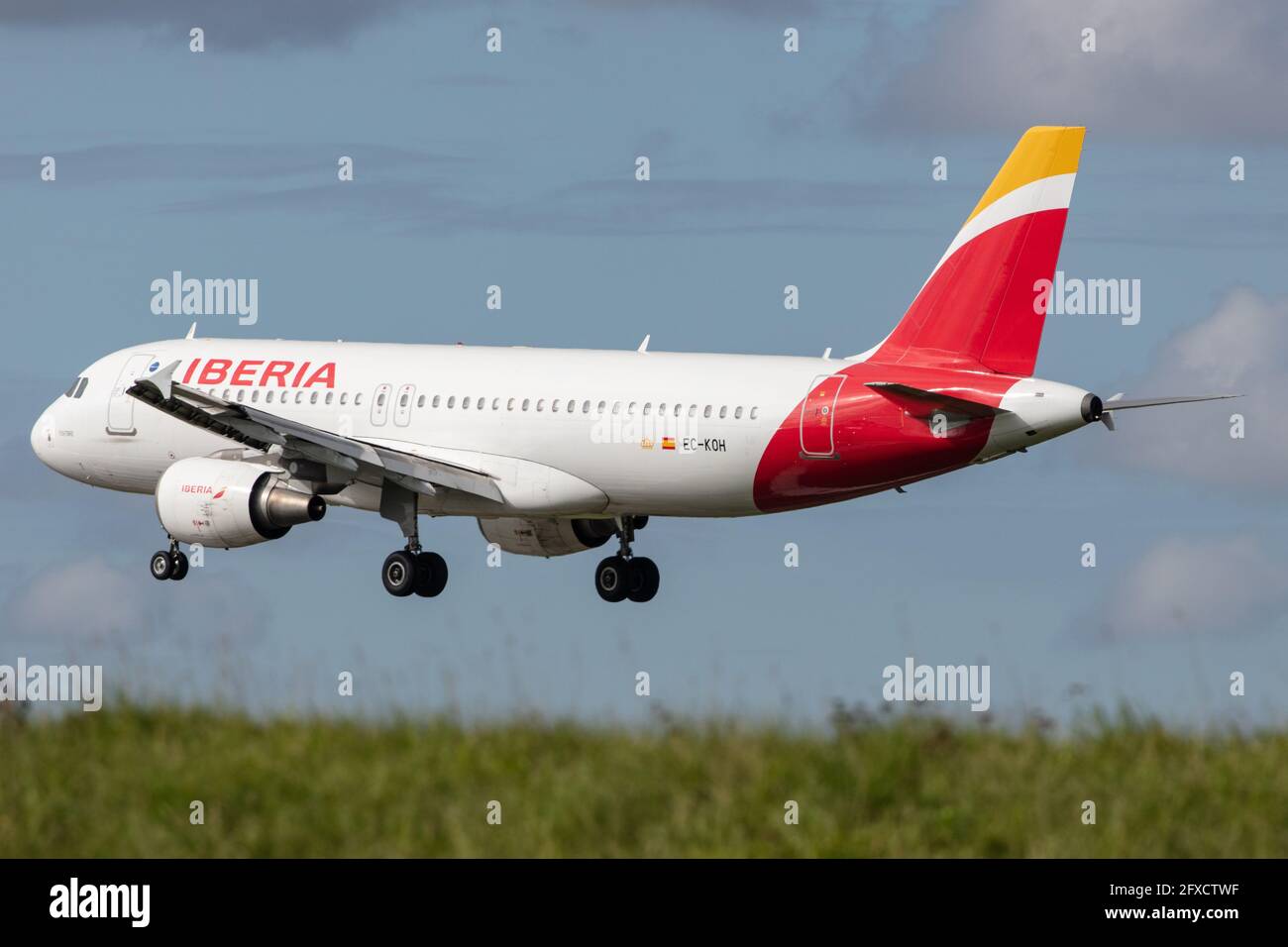 AMSTERDAM, NETHERLANDS - Sep 13, 2020: Iberia (IB / IBE) approaching Amsterdam Schiphol Airport (EHAM/AMS) with an Airbus A320-214 A320 (EC-KOH/2248). Stock Photo