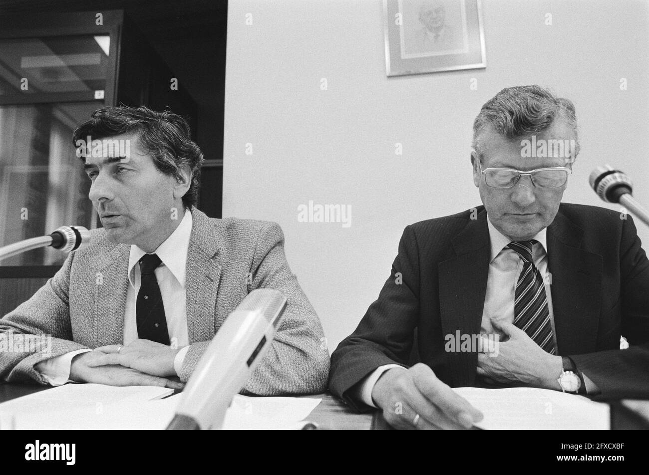 Press conference by cabinet ministers Lubbers and De Koning on the information; Lubbers, De Koning ,van de Wiel, June 25, 1981, press conferences, The Netherlands, 20th century press agency photo, news to remember, documentary, historic photography 1945-1990, visual stories, human history of the Twentieth Century, capturing moments in time Stock Photo
