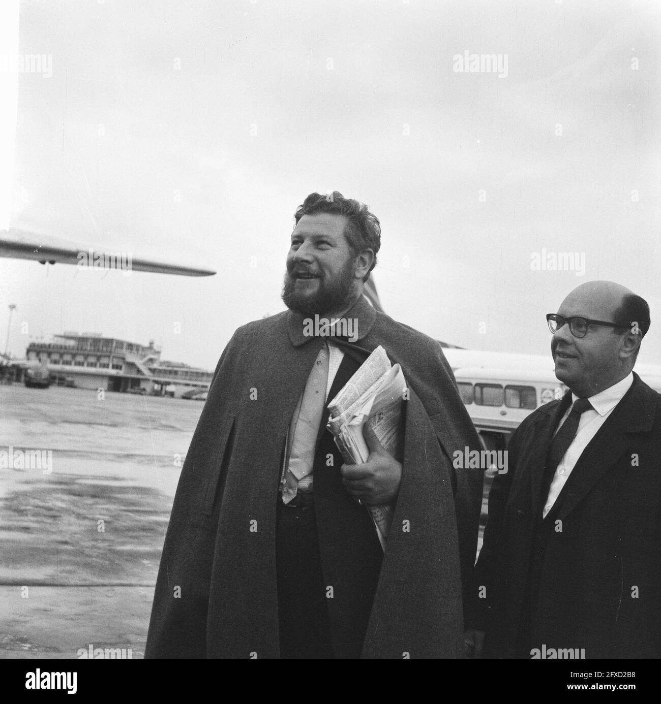 Peter Ustinov, English film director [next to him Simon van Collem], September 24, 1962, film directors, The Netherlands, 20th century press agency photo, news to remember, documentary, historic photography 1945-1990, visual stories, human history of the Twentieth Century, capturing moments in time Stock Photo