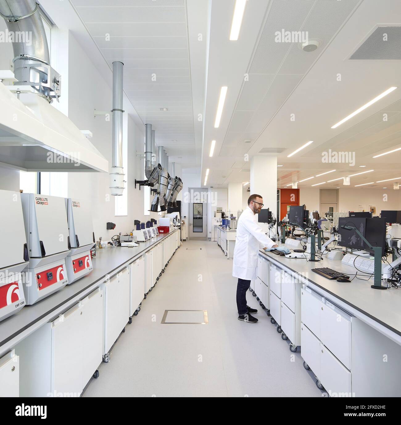 Dry lab. University of Birmingham, Collaborative Teaching Laboratory, Birmingham, United Kingdom. Architect: Sheppard Robson, 2018. Stock Photo
