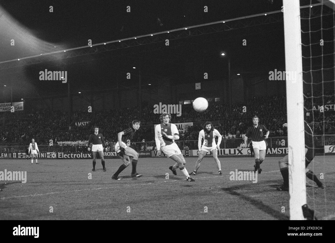 Elinkwijk against VVV 2-0, KNVB cup, Van der Bosch (left) is going to score  1-0, December 10, 1972, sports, soccer, The Netherlands, 20th century press  agency photo, news to remember, documentary, historic