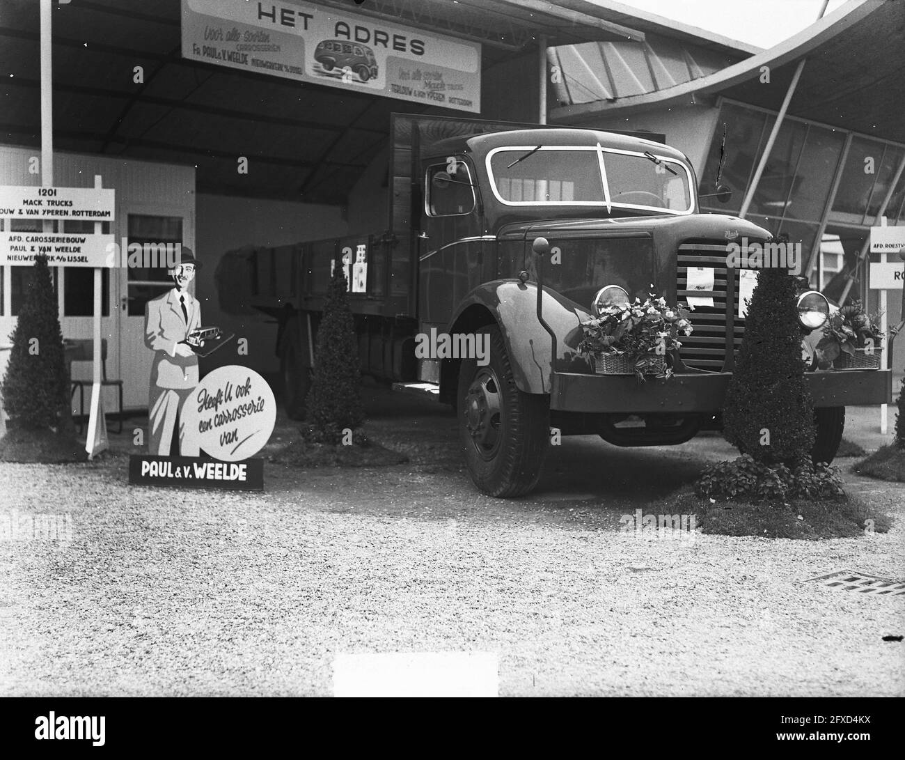 Mack truck history hires stock photography and images Alamy