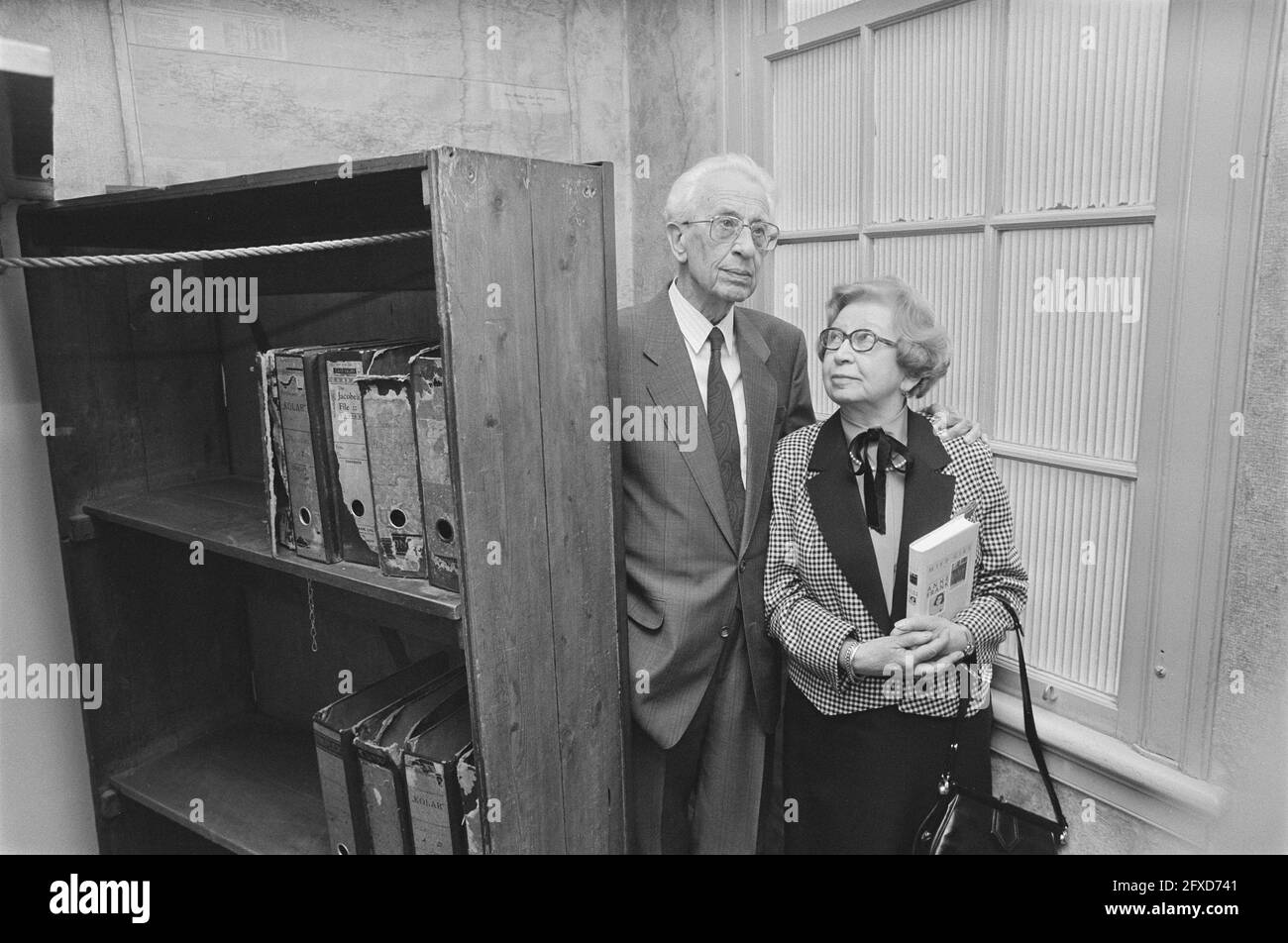Anne frank house bookcase Black and White Stock Photos & Images Alamy