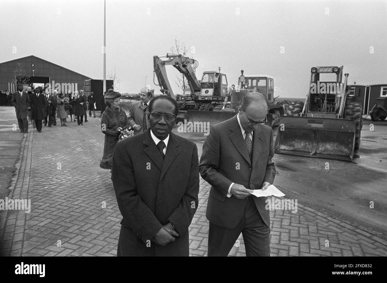 President Senghor (Senegal) visits Central Workshop for the Rijksdienst IJsselmeerpolders in Lelystad, 23 October 1974, Presidents, state visits, The Netherlands, 20th century press agency photo, news to remember, documentary, historic photography 1945-1990, visual stories, human history of the Twentieth Century, capturing moments in time Stock Photo