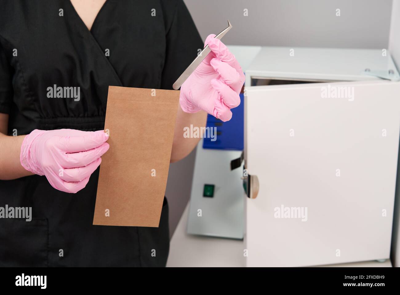 Sterilization of instruments and tools. Sterilization procedure. Steam