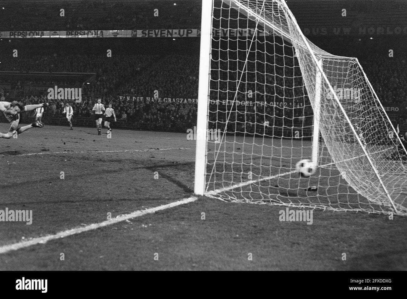 Quarterfinal knvb cup Black and White Stock Photos & Images - Alamy