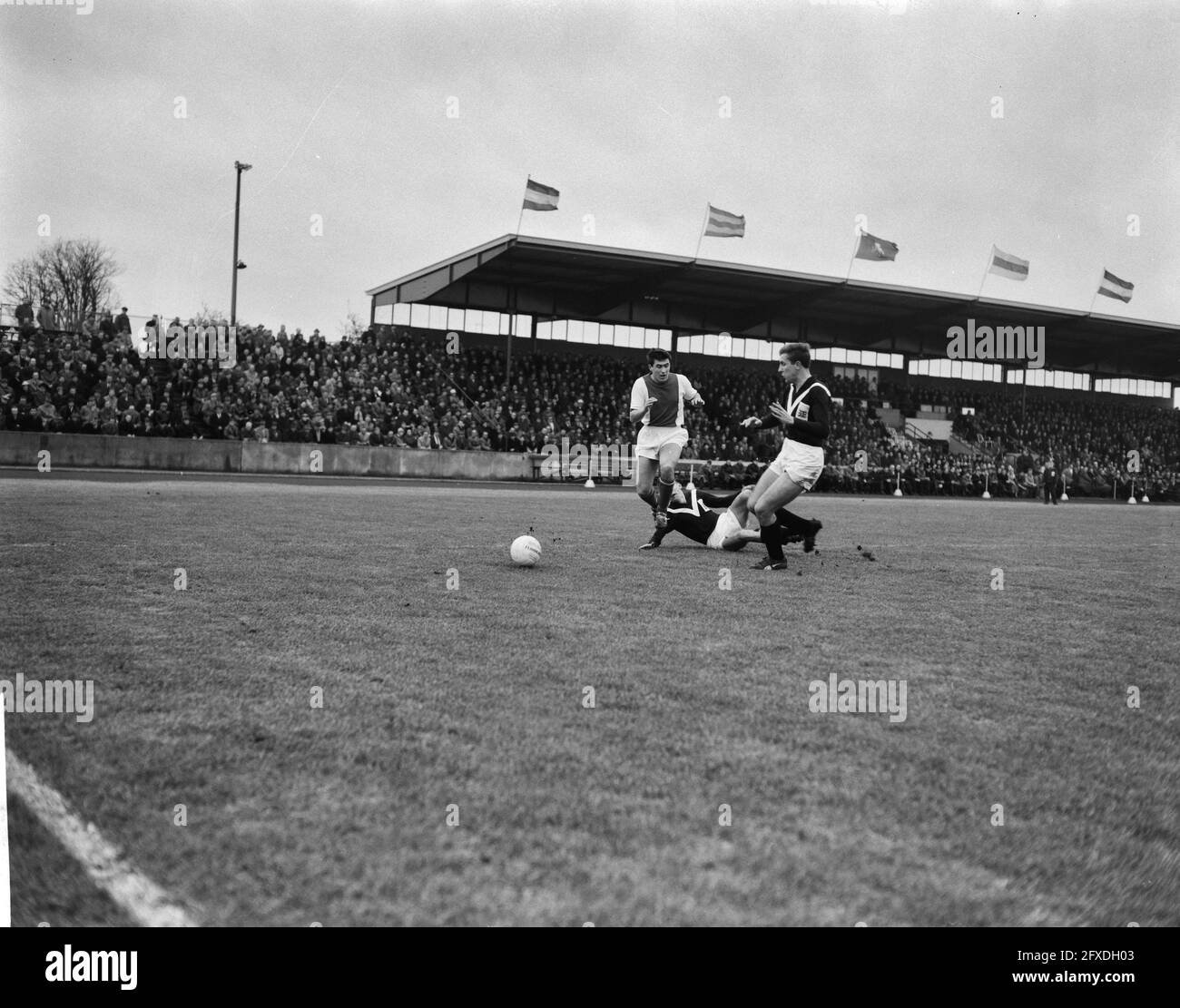 Sportclub Enschede against Ajax. Game moment, January 21, 1962, sports, soccer, The Netherlands, 20th century press agency photo, news to remember, documentary, historic photography 1945-1990, visual stories, human history of the Twentieth Century, capturing moments in time Stock Photo