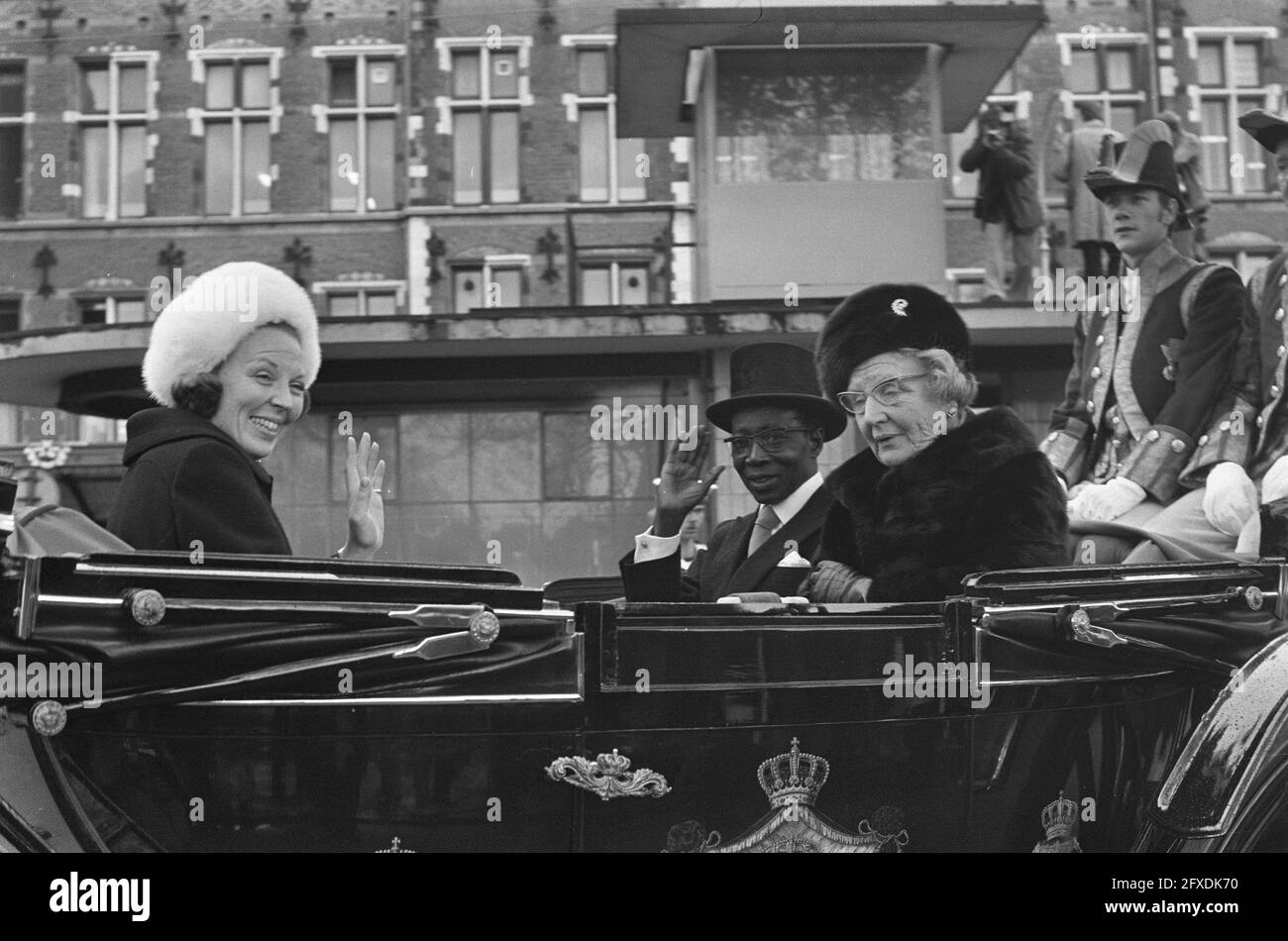 State visit President Senghor of Senegal to the Netherlands arrival at CS in Amsterdam, 22 October 1974, queens, presidents, carriages, state visits, The Netherlands, 20th century press agency photo, news to remember, documentary, historic photography 1945-1990, visual stories, human history of the Twentieth Century, capturing moments in time Stock Photo