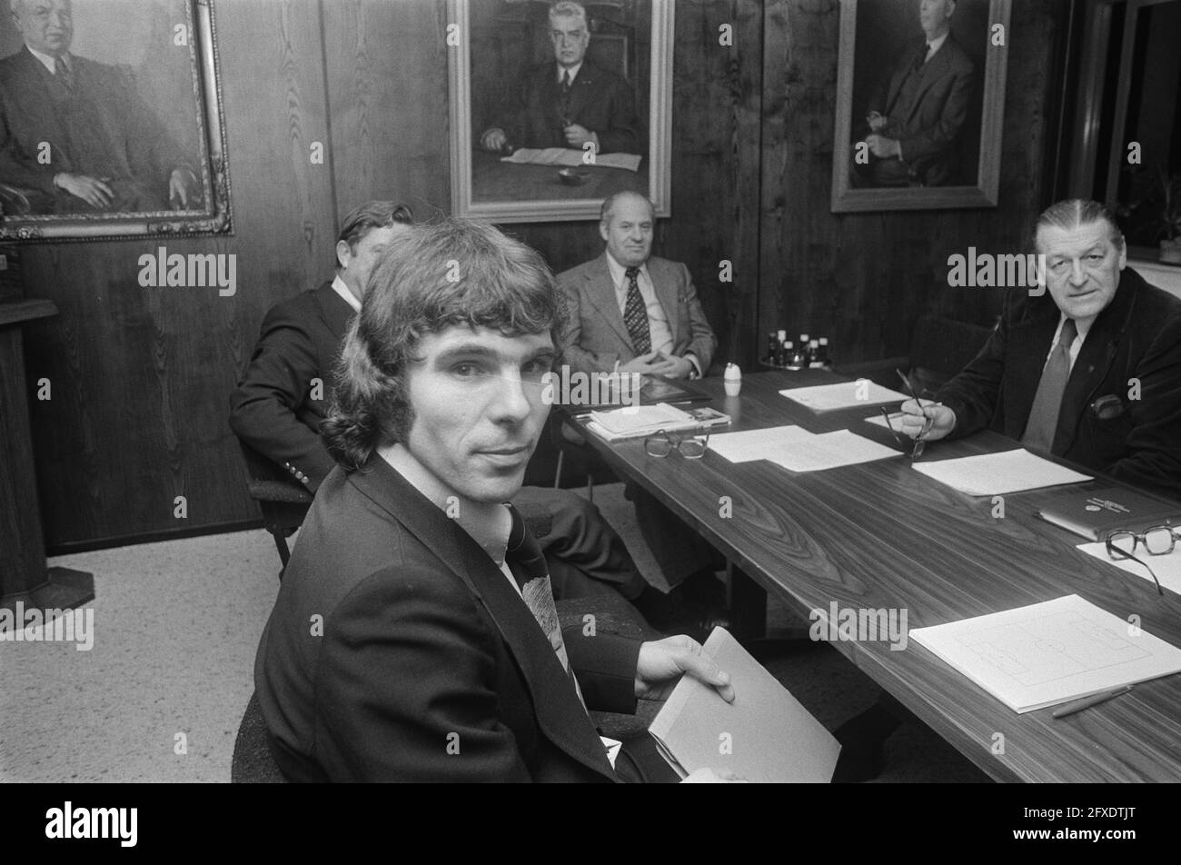 KNVB disciplinary committee handles case against Drost and Van Hanegem in Zeist; Wim van Hanegem (r) and Epi Drost (l) during treatment, 10 January 1975, sports, soccer players, The Netherlands, 20th century press agency photo, news to remember, documentary, historic photography 1945-1990, visual stories, human history of the Twentieth Century, capturing moments in time Stock Photo