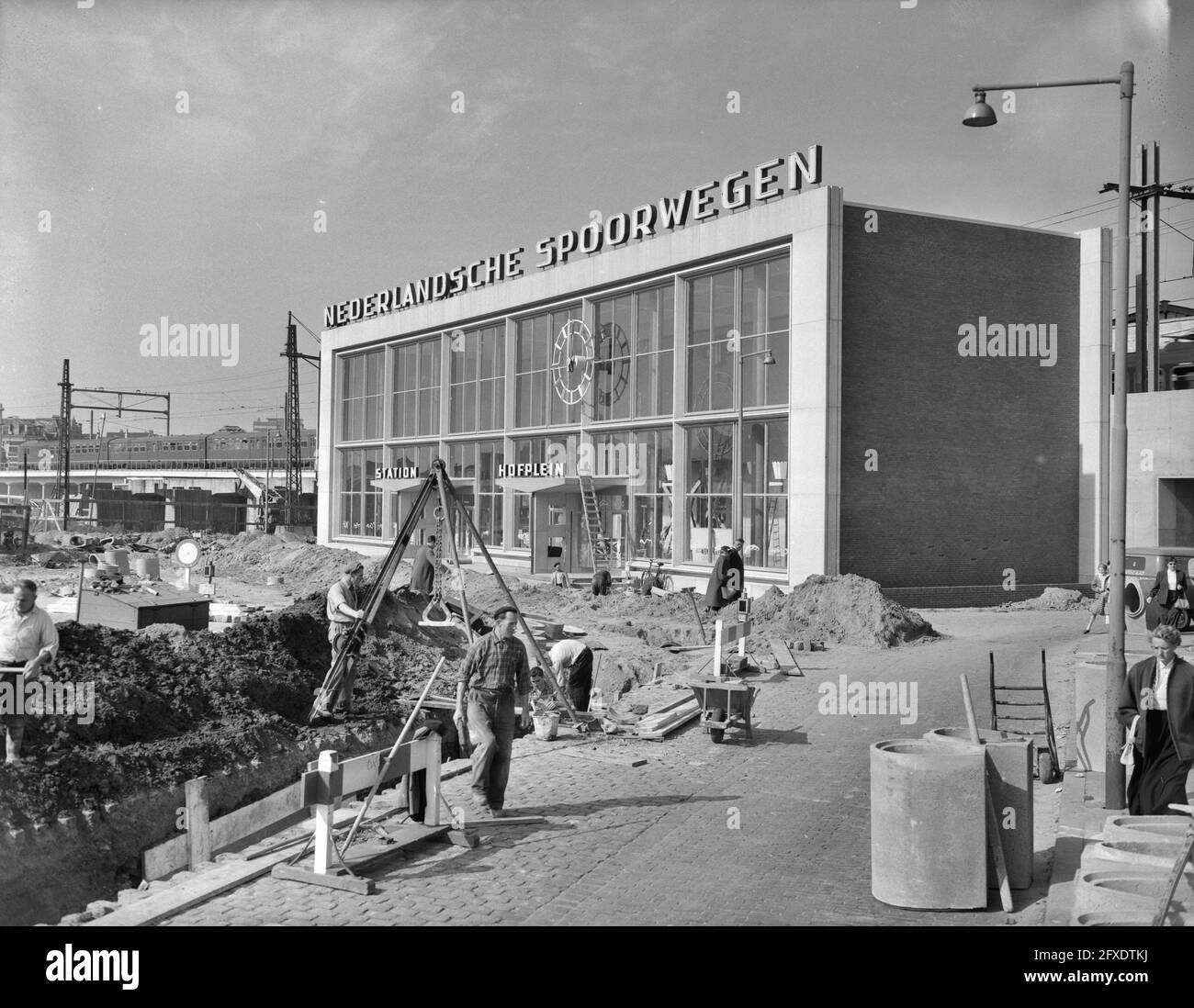 Station rotterdam Black and White Stock Photos & Images - Page 3 - Alamy
