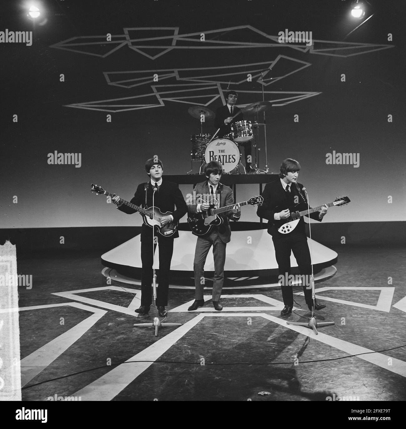 Paul Mccartney 1964 High Resolution Stock Photography and Images Alamy