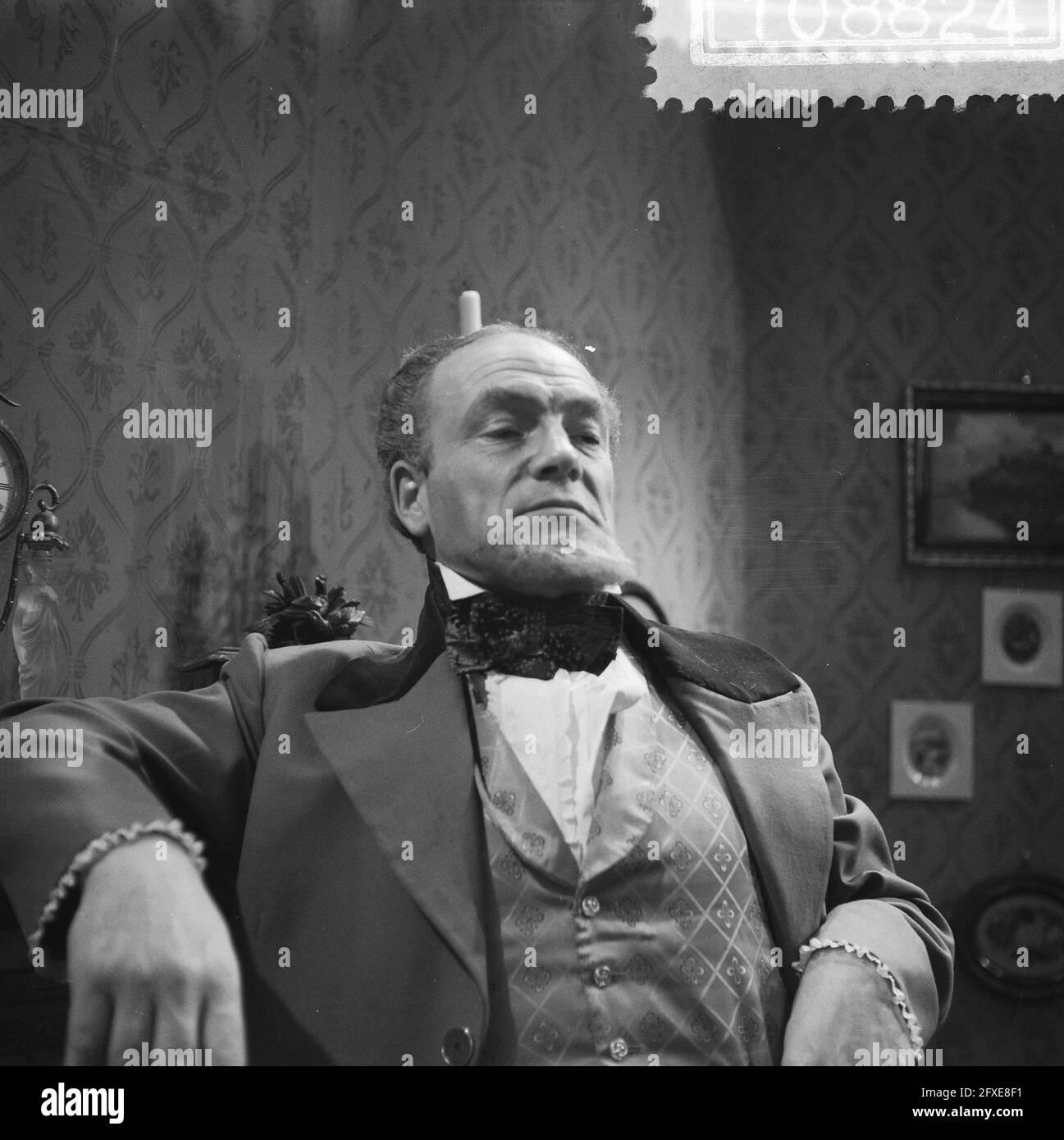 Television play The Heiress, Max Croiset as Dr. Austin Sloper, December 16, 1959, actors, television plays, The Netherlands, 20th century press agency photo, news to remember, documentary, historic photography 1945-1990, visual stories, human history of the Twentieth Century, capturing moments in time Stock Photo