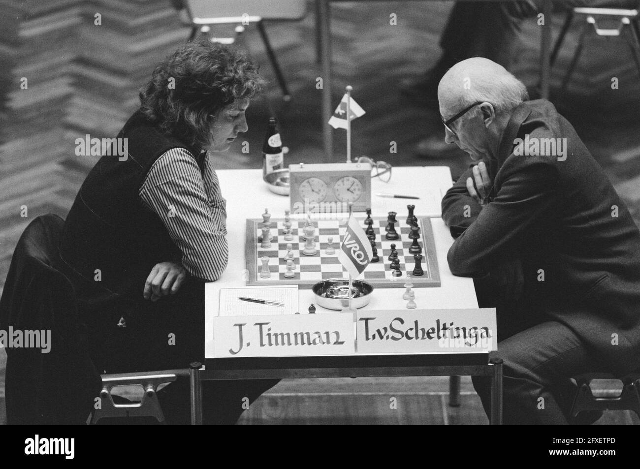 Tenth Interpolis Chess Tournament in Tilburg; A. Karpov (l) against V.  Korchnoi (r), October 21, 1986, chess, tournaments, The Netherlands, 20th  century press agency photo, news to remember, documentary, historic  photography 1945-1990