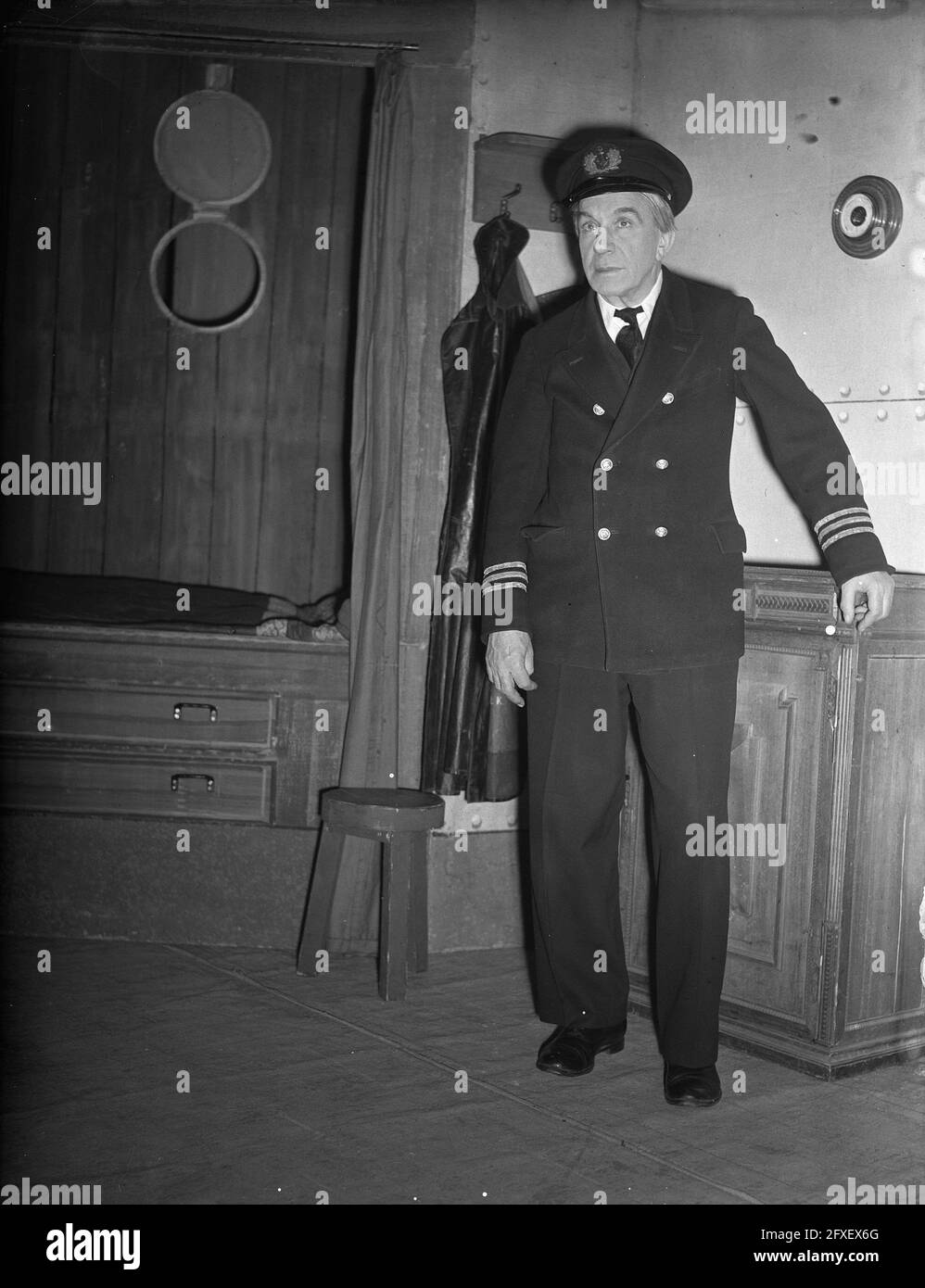 Theatre play Skipper next to God ( Cor van der Lugt Melsert ) in the De la Mar theater, 14 January 1948, The Netherlands, 20th century press agency photo, news to remember, documentary, historic photography 1945-1990, visual stories, human history of the Twentieth Century, capturing moments in time Stock Photo