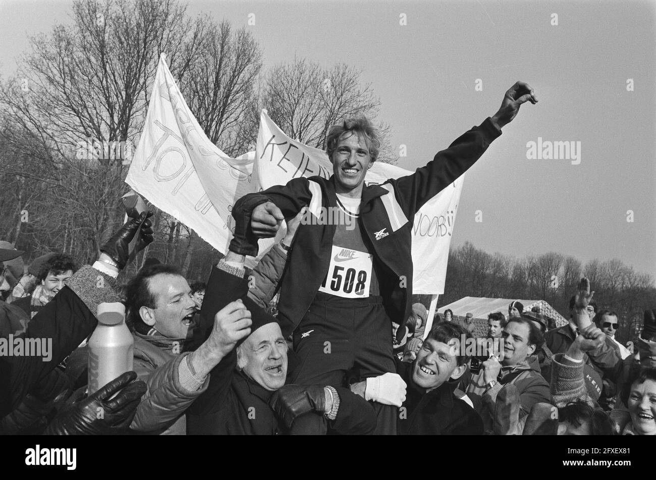 Tonnie Dirks at fans on shoulders, March 2, 1986, banners, supporters, field trips, The Netherlands, 20th century press agency photo, news to remember, documentary, historic photography 1945-1990, visual stories, human history of the Twentieth Century, capturing moments in time Stock Photo