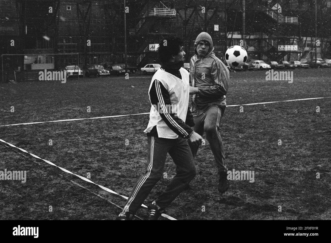 Feyenoord against Radnicki Nis 1-0 UEFA-cup. Jan van Deinsen (l