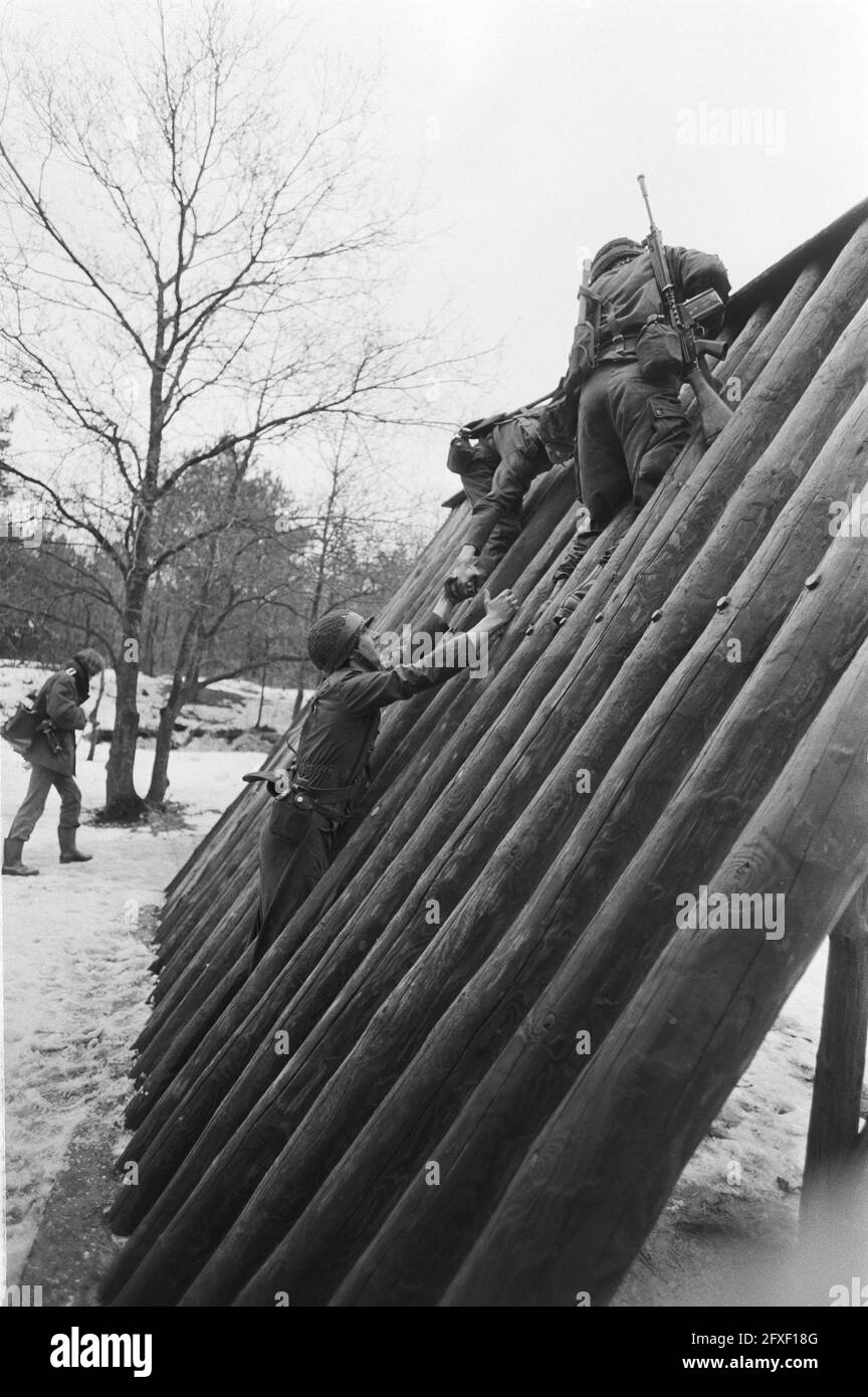 Training military personnel for the deployment to Lebanon under UN auspices at the Korps Commando Troepen in Roosendaal, February 2, 1979, MILITARY, training, deployments, The Netherlands, 20th century press agency photo, news to remember, documentary, historic photography 1945-1990, visual stories, human history of the Twentieth Century, capturing moments in time Stock Photo