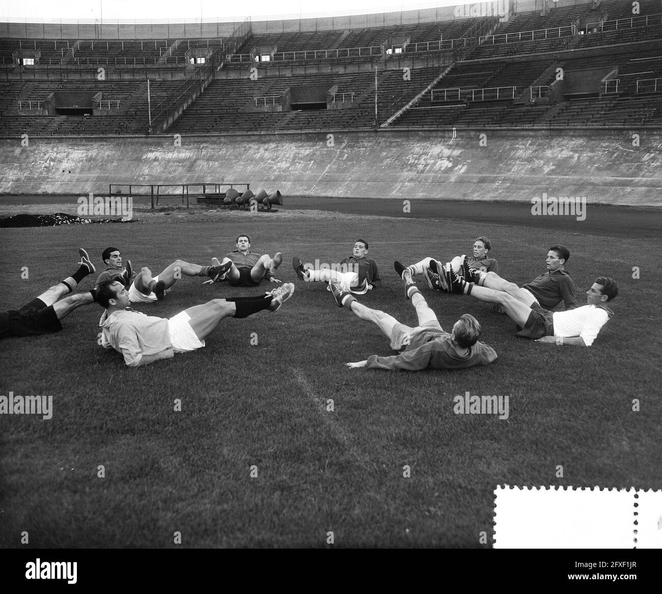 Training Dutch national team, gymnastic exercises, September 6, 1955, sport, soccer, The Netherlands, 20th century press agency photo, news to remember, documentary, historic photography 1945-1990, visual stories, human history of the Twentieth Century, capturing moments in time Stock Photo